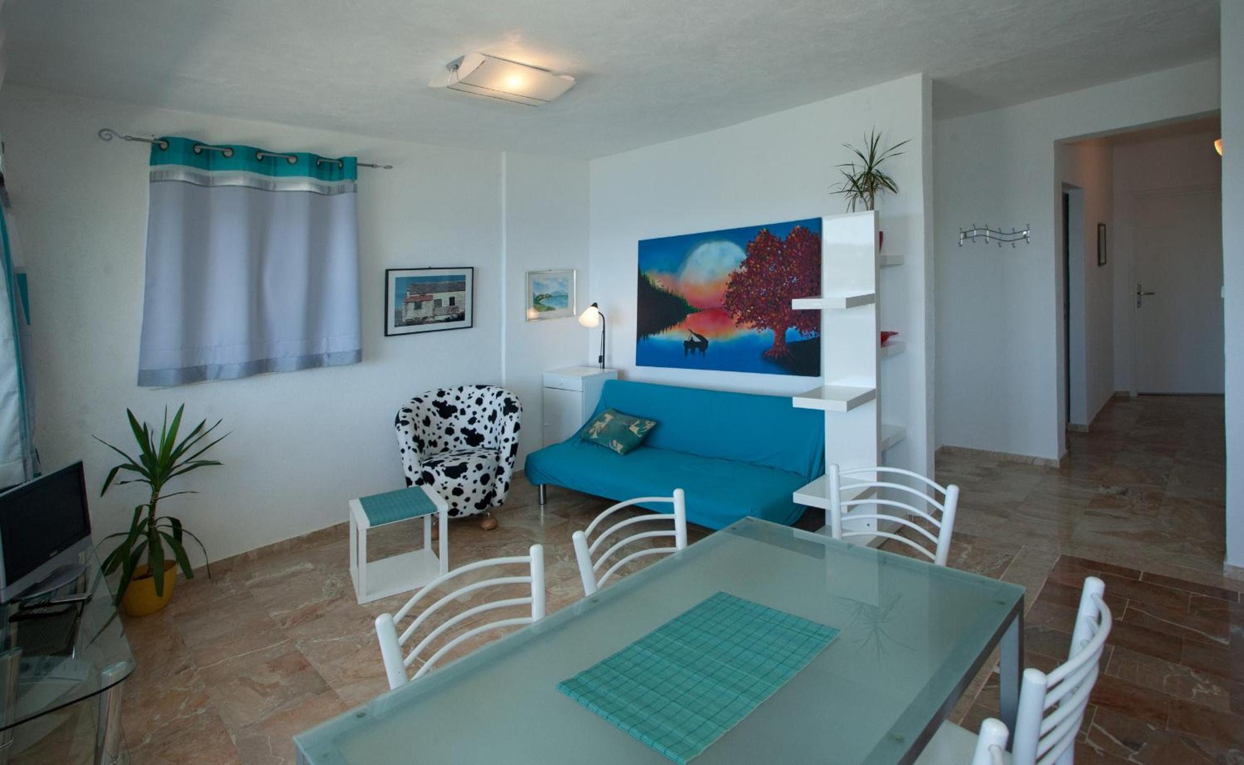 Apartment photo 1