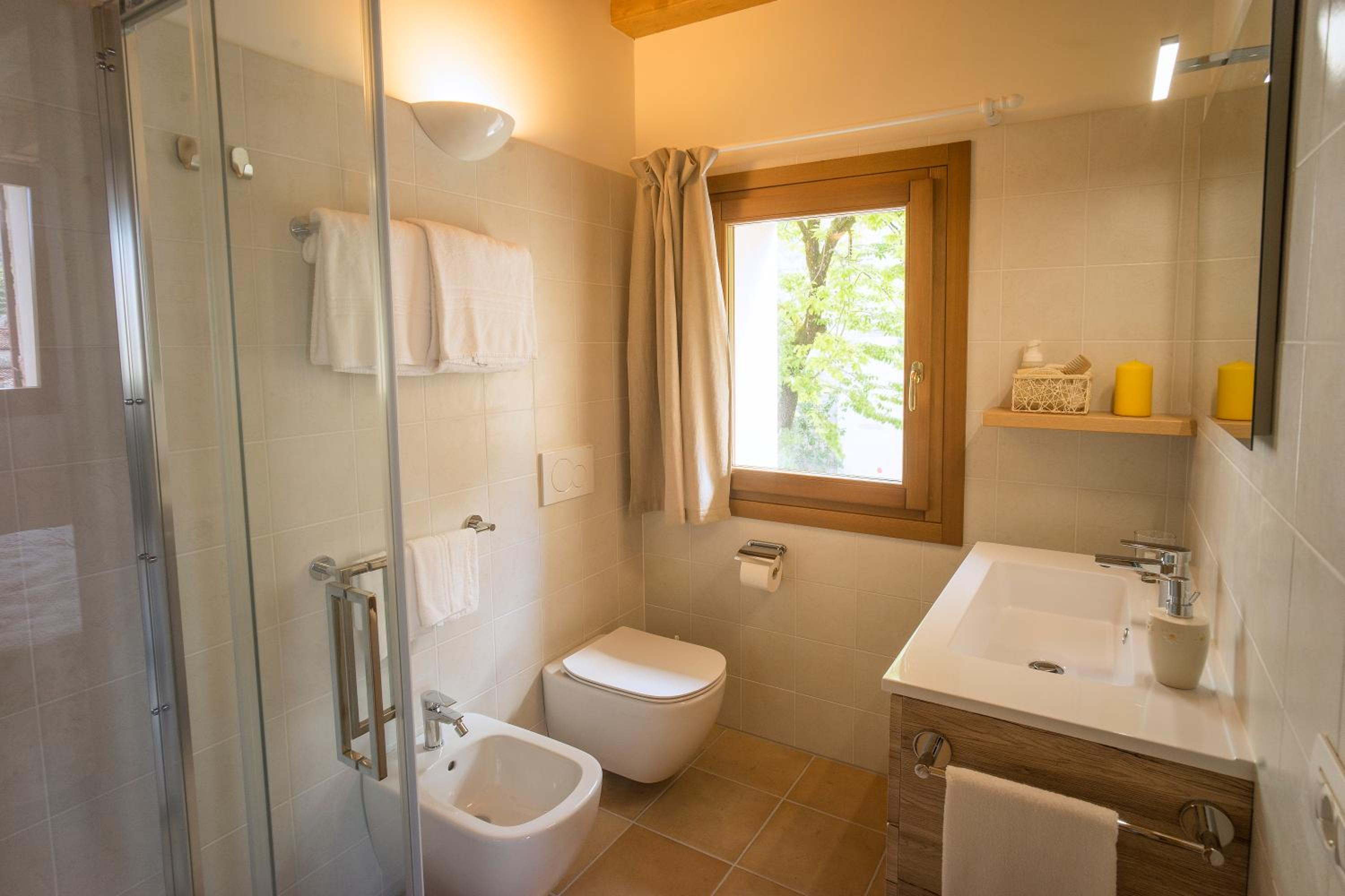 Deluxe Double Room with Balcony photo 2