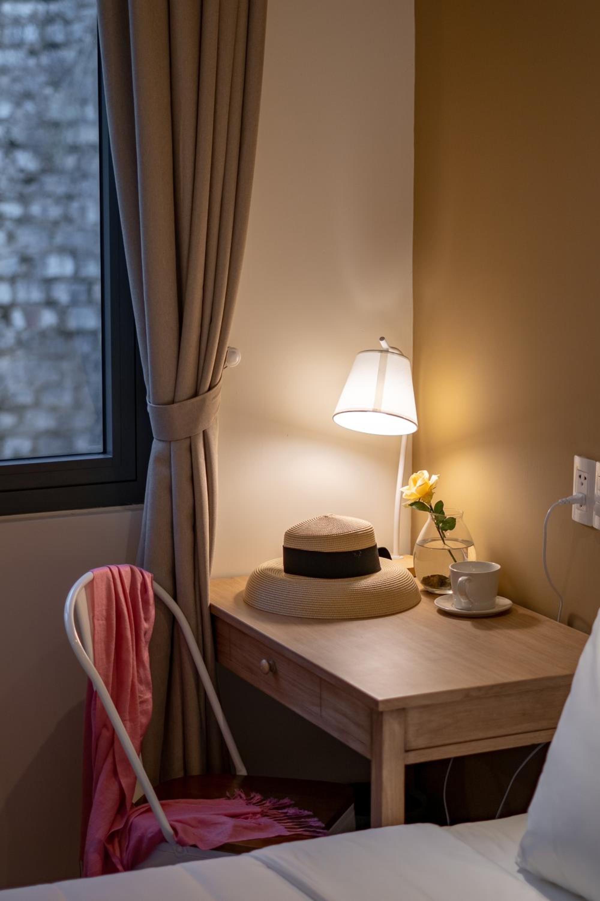 Standard Queen Room photo 2