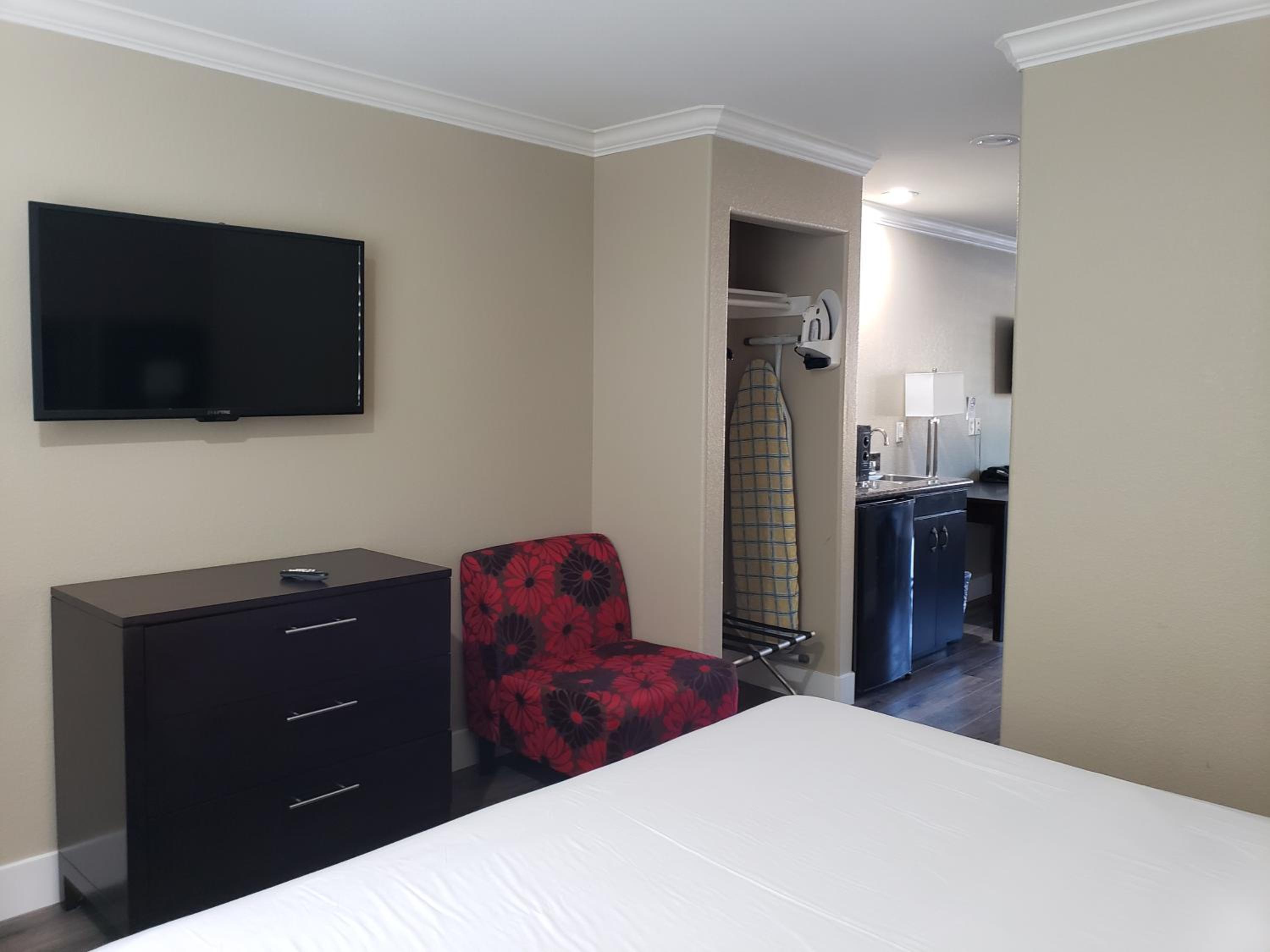King Suite - Photo 22