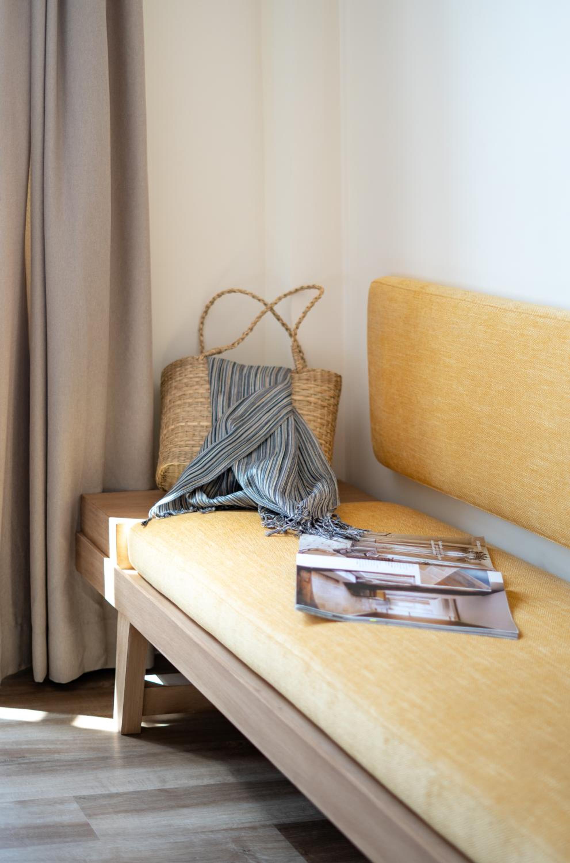 Deluxe King Room - Photo 5