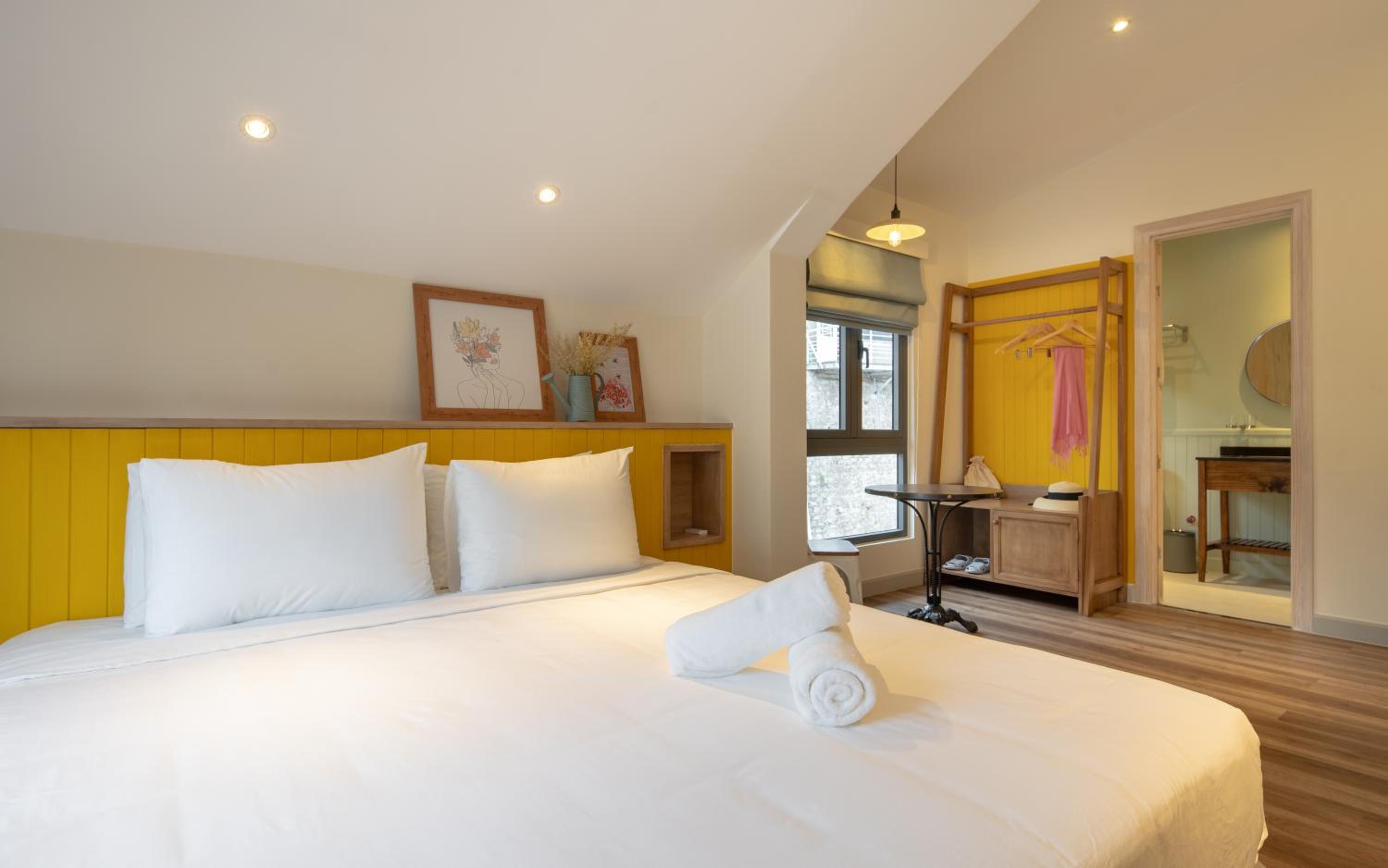 King Suite - Photo 2