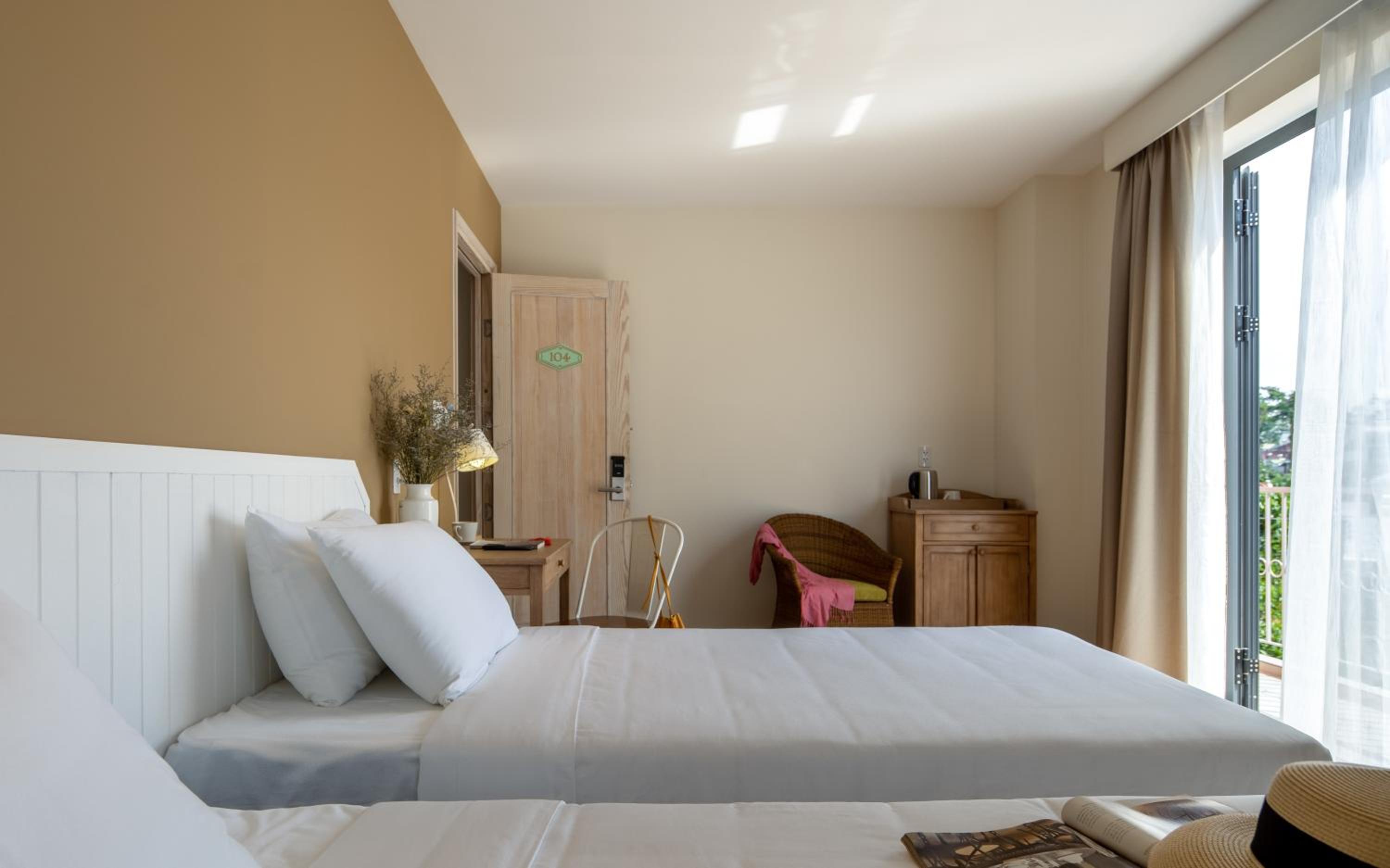 Deluxe Double or Twin Room with Balcony - Photo 4