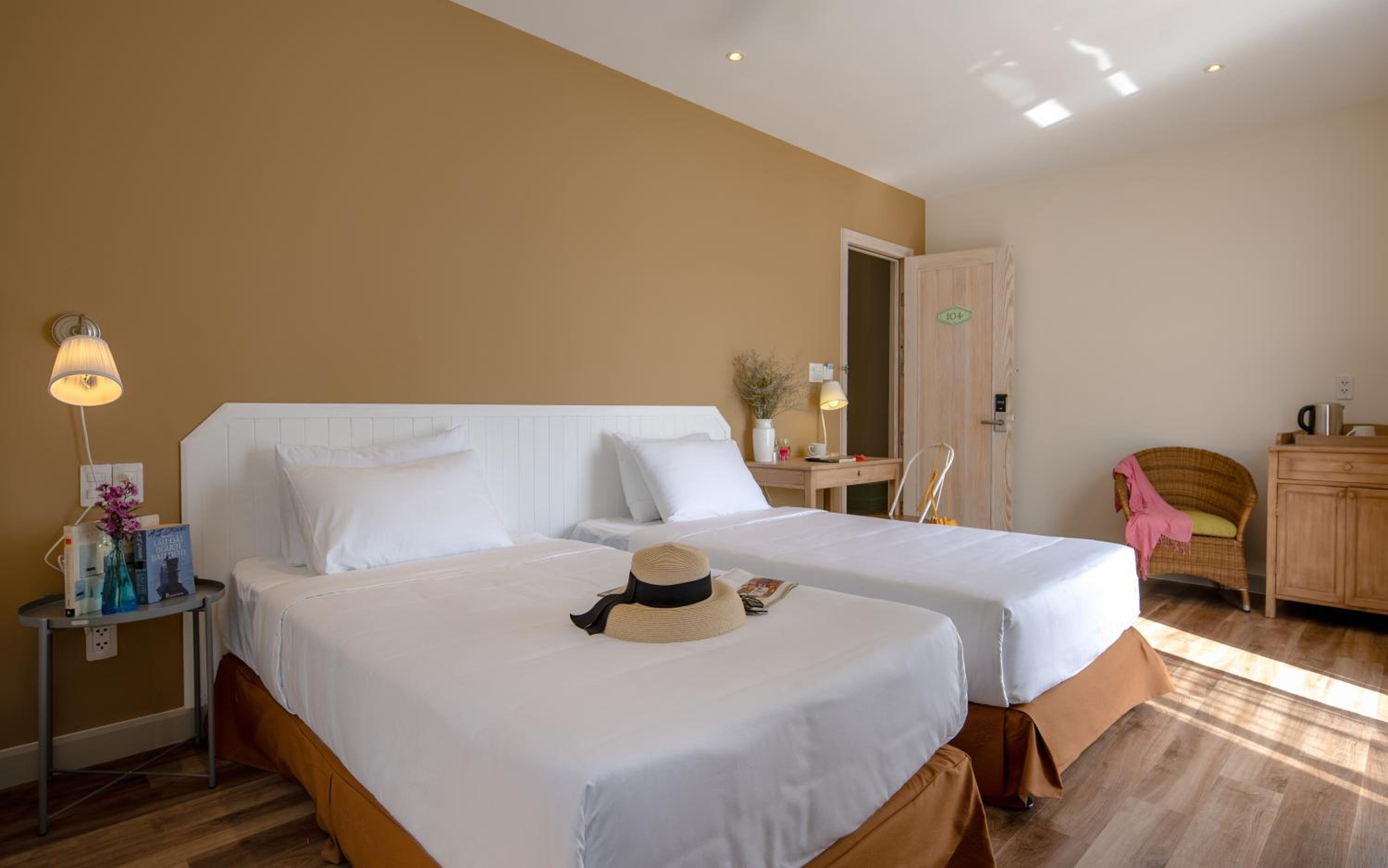 Deluxe Double or Twin Room with Balcony - Photo 6