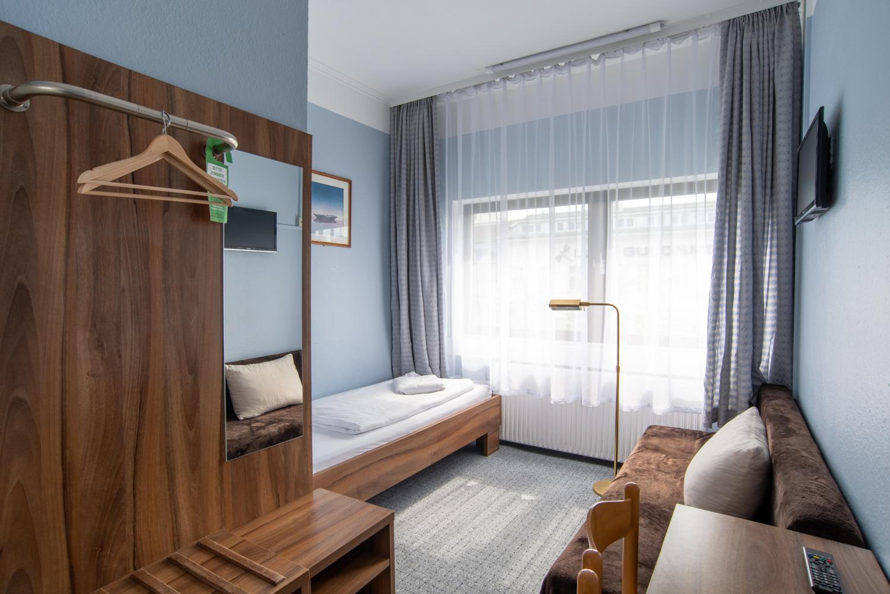 Single Room photo 2