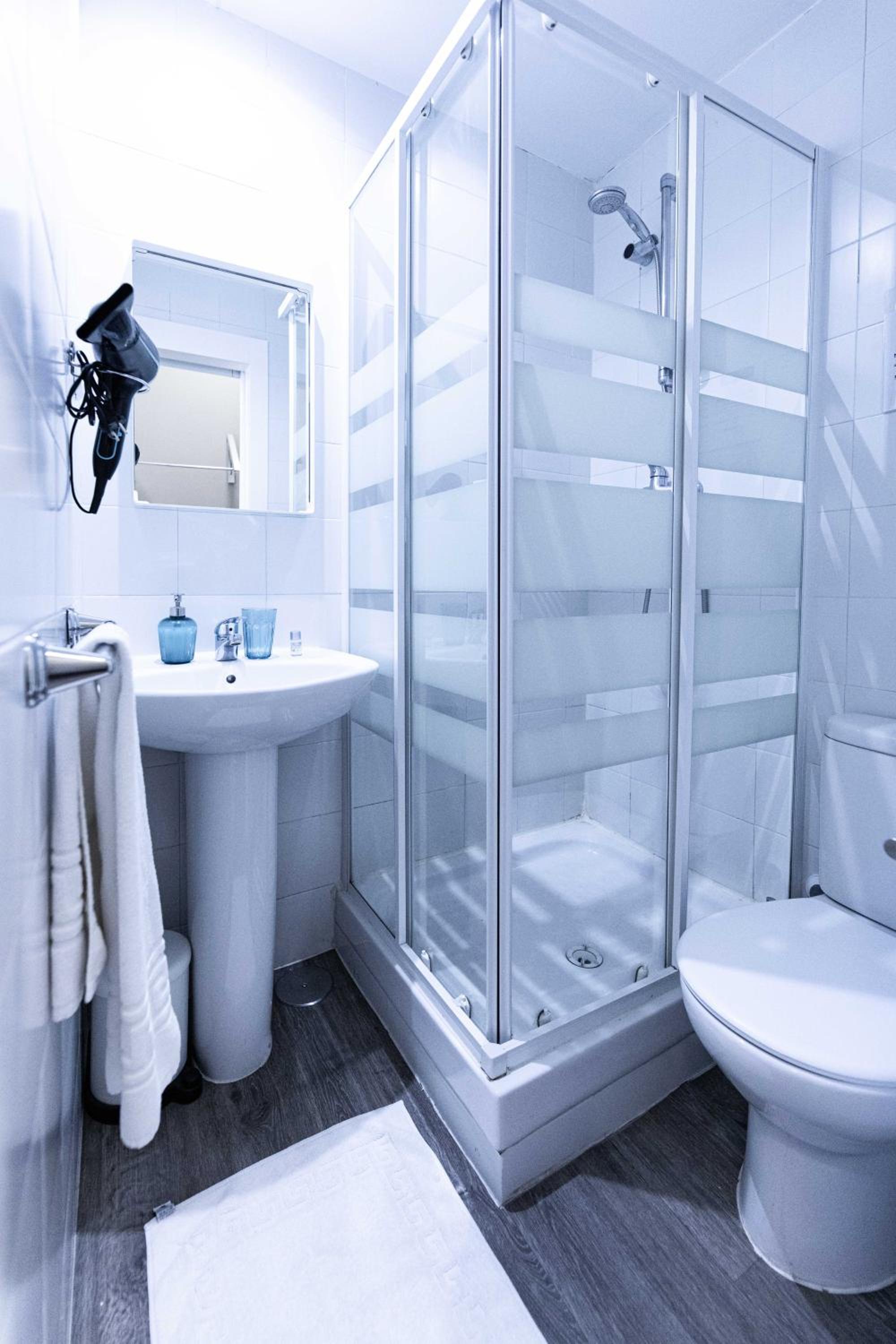 Single Room with Balcony photo 3