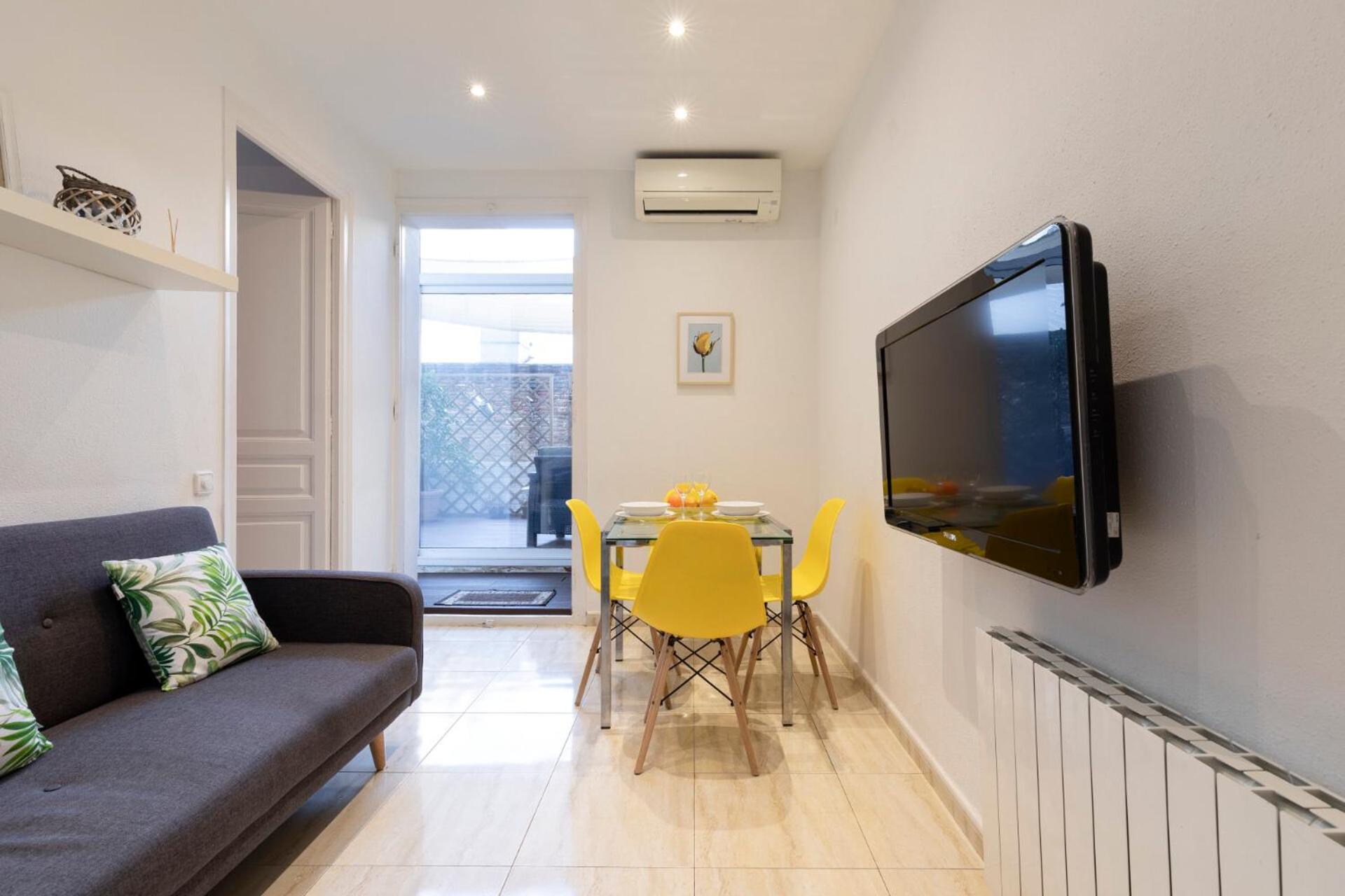Apartment photo 2