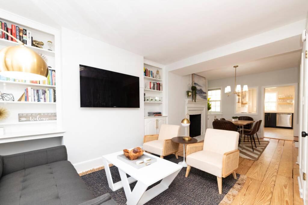 Three-Bedroom House photo 1