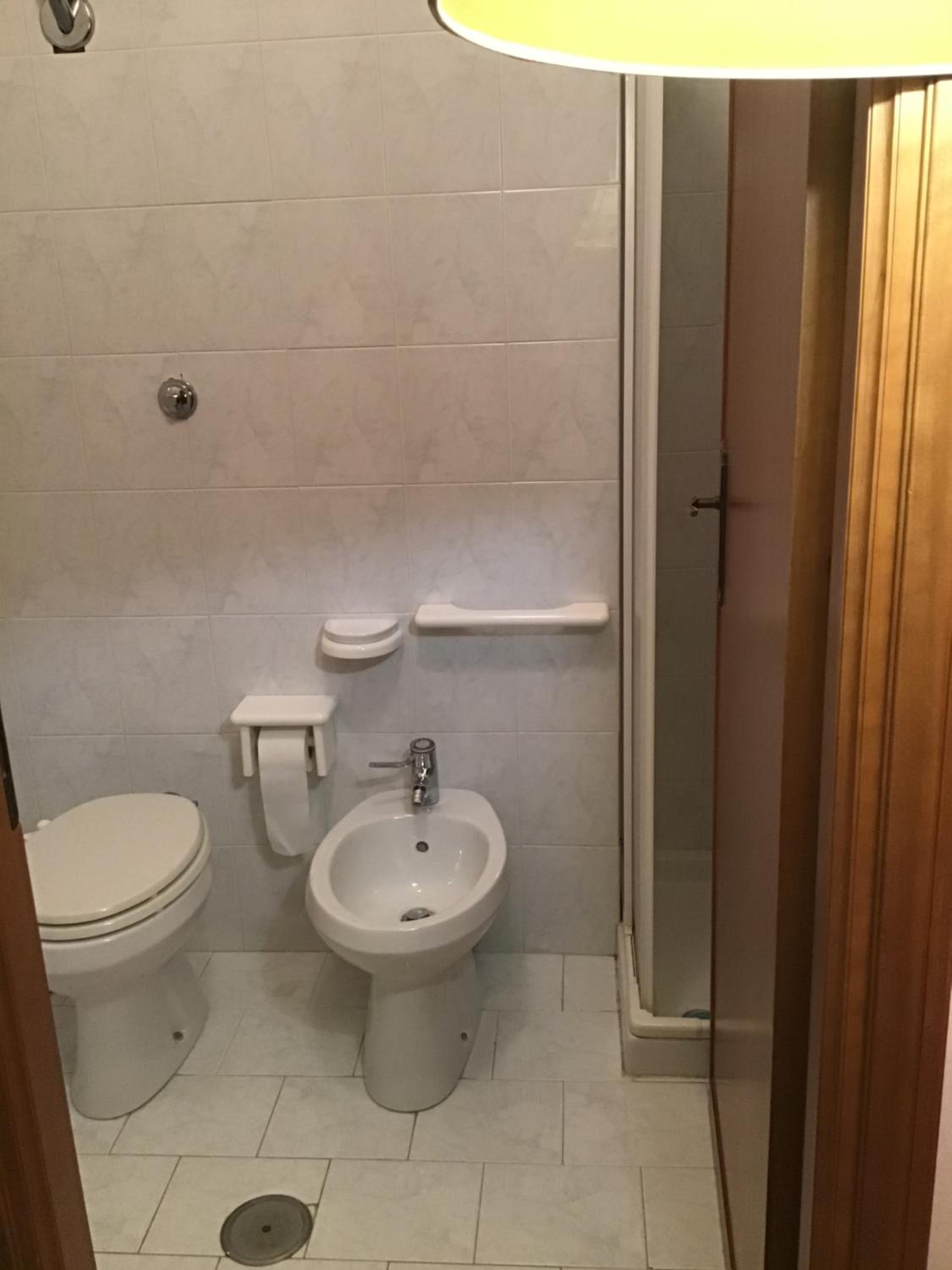 Double or Twin Room - Photo 7