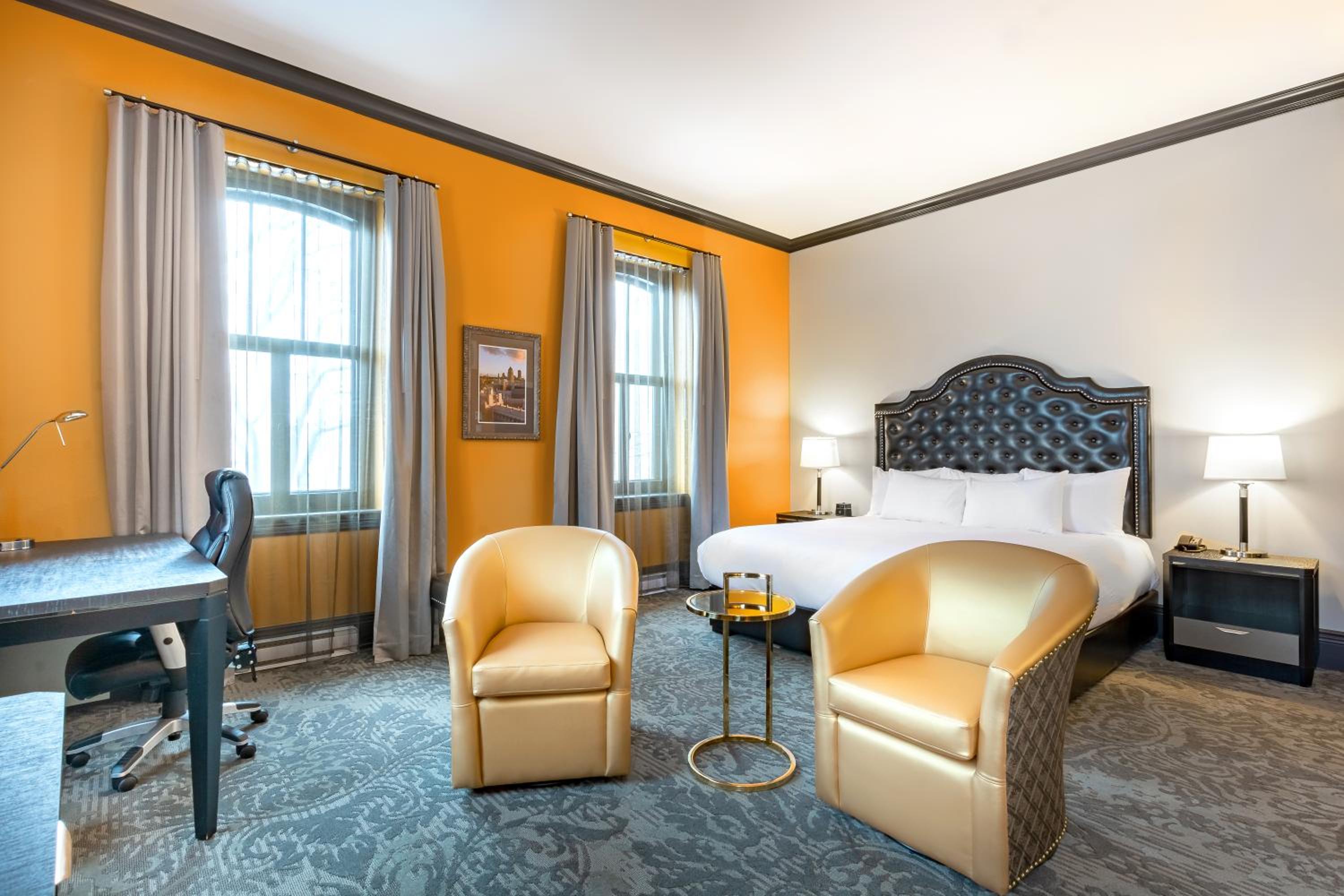 Executive King Room thumbnail 5