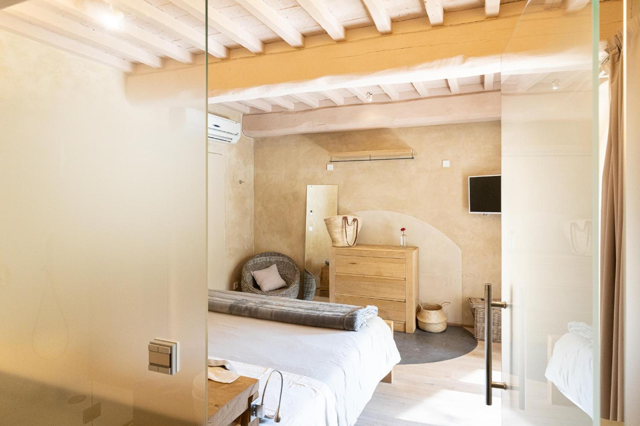 Double Room with Patio - Photo 4