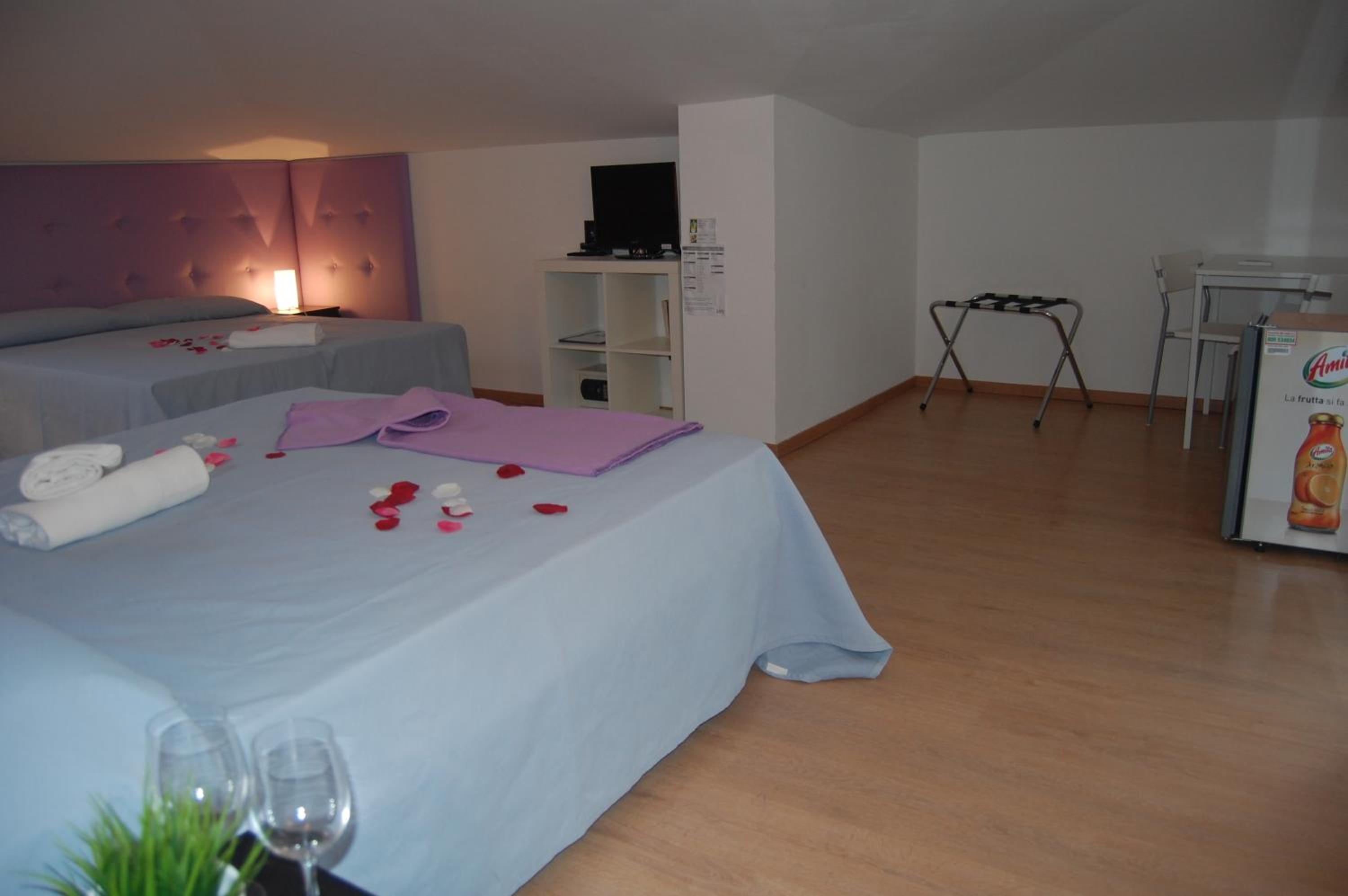 Quadruple Room - Attic - Photo 5