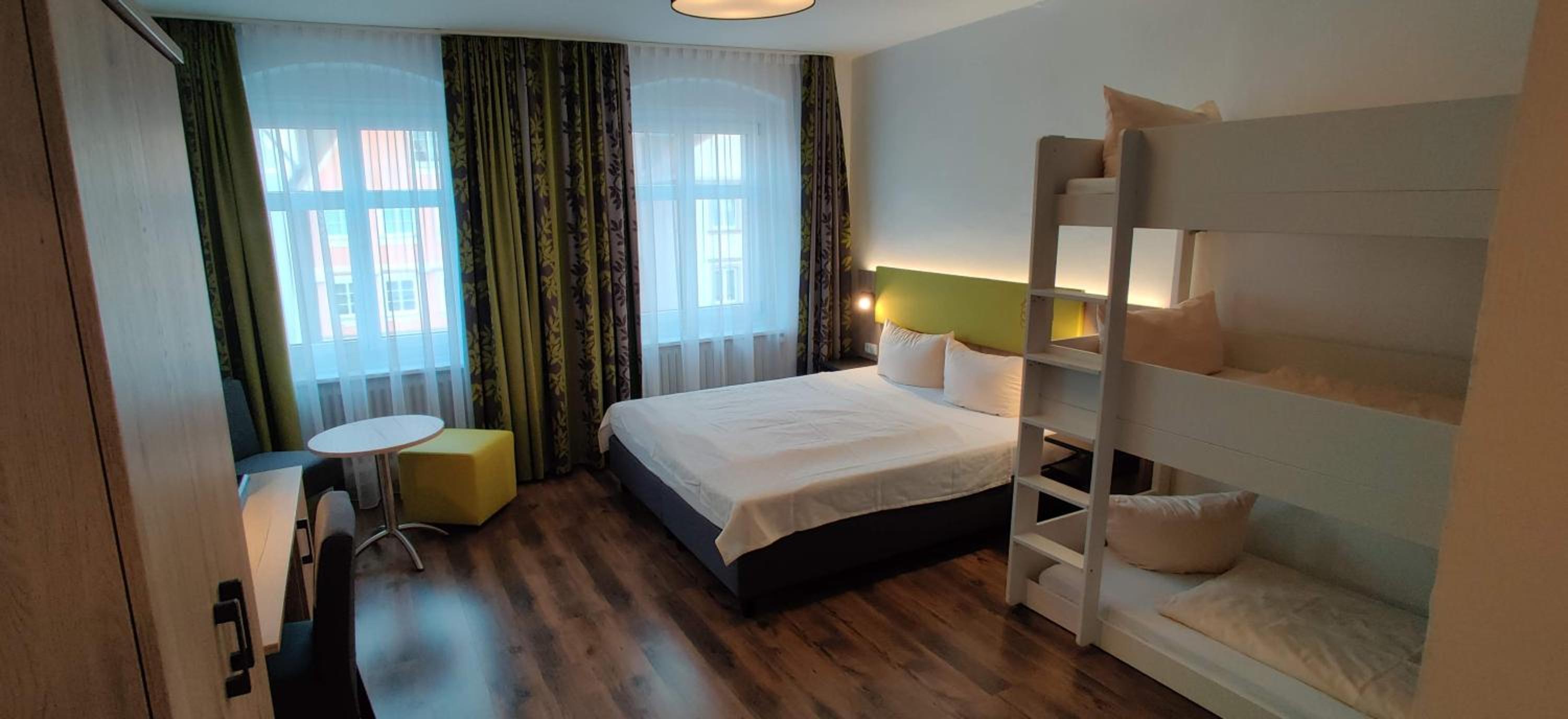 Family Suite - Photo 2