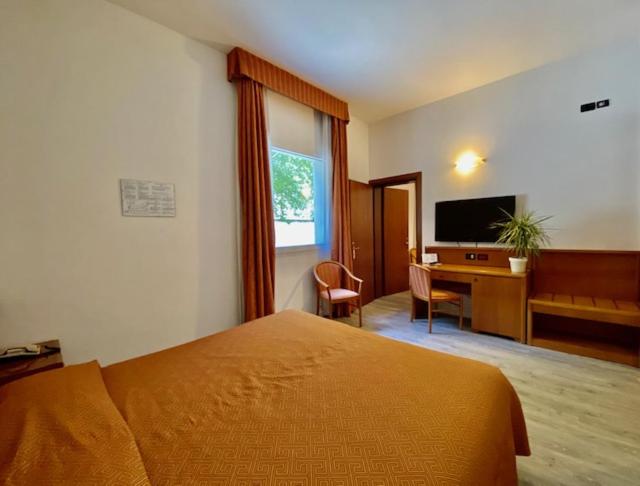 Double or Twin Room photo 1
