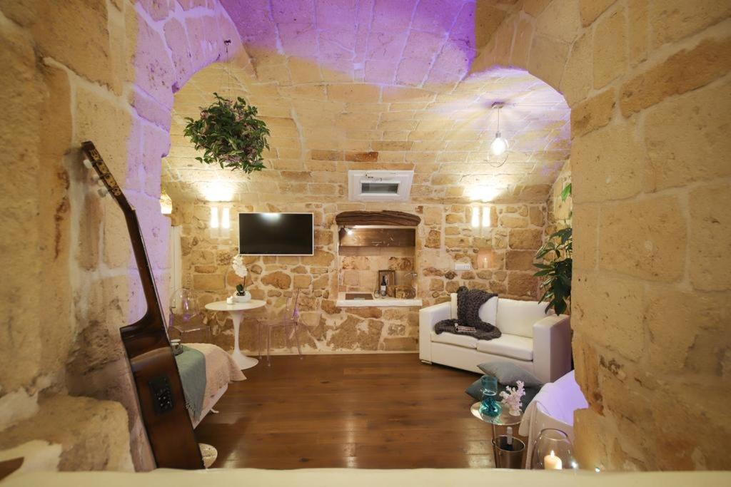 One-Bedroom Apartment - Photo 13