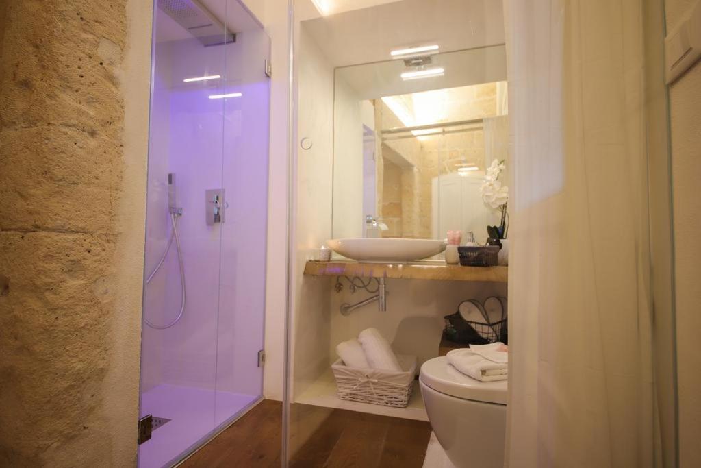 One-Bedroom Apartment - Photo 14