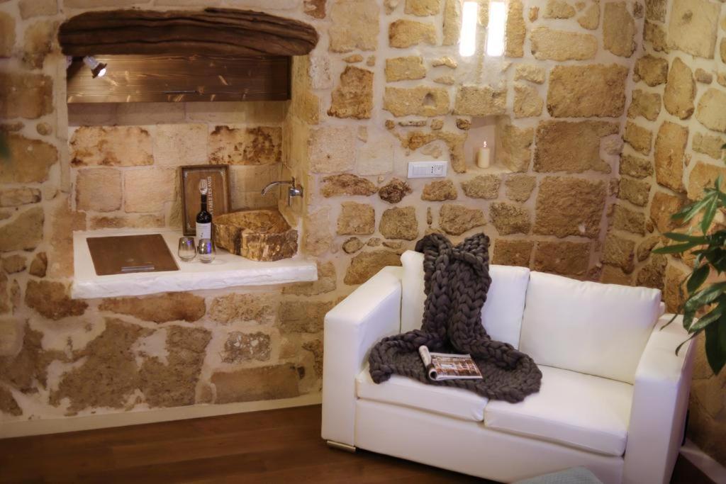 One-Bedroom Apartment - Photo 23