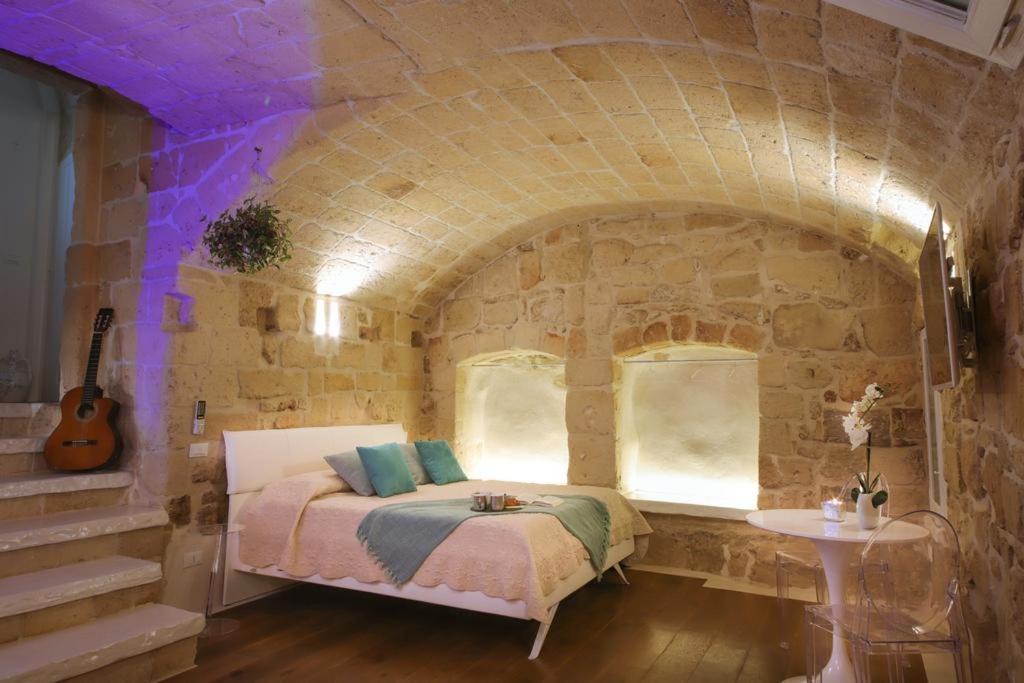 One-Bedroom Apartment - Photo 27