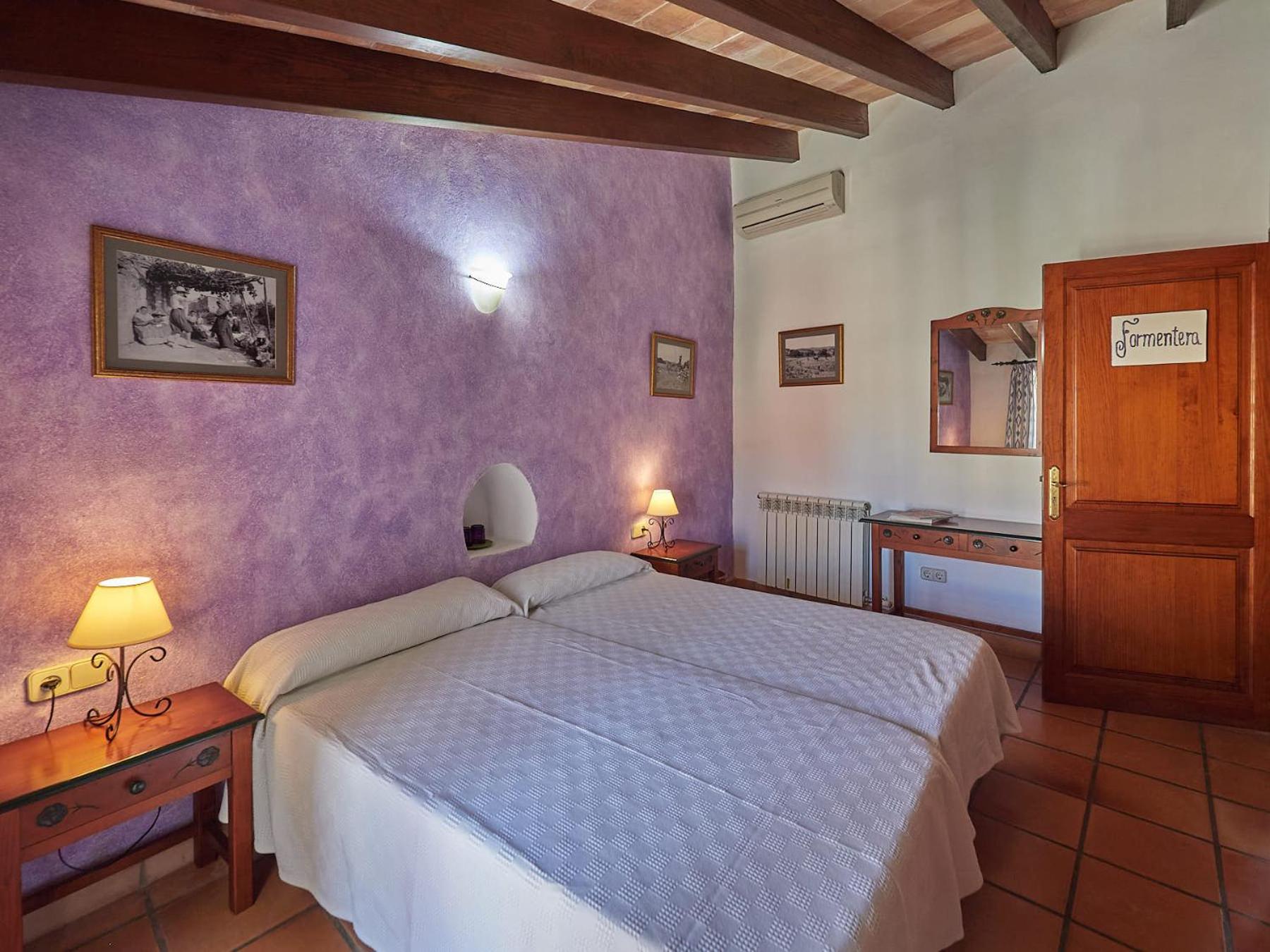 Twin Room with Private External Bathroom photo 3