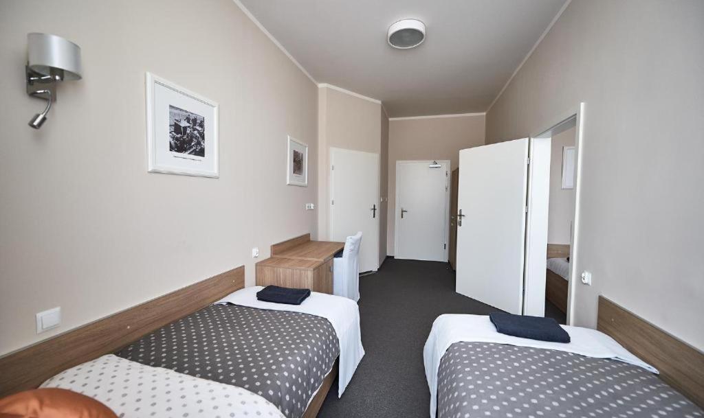 Quadruple Room - Photo 1
