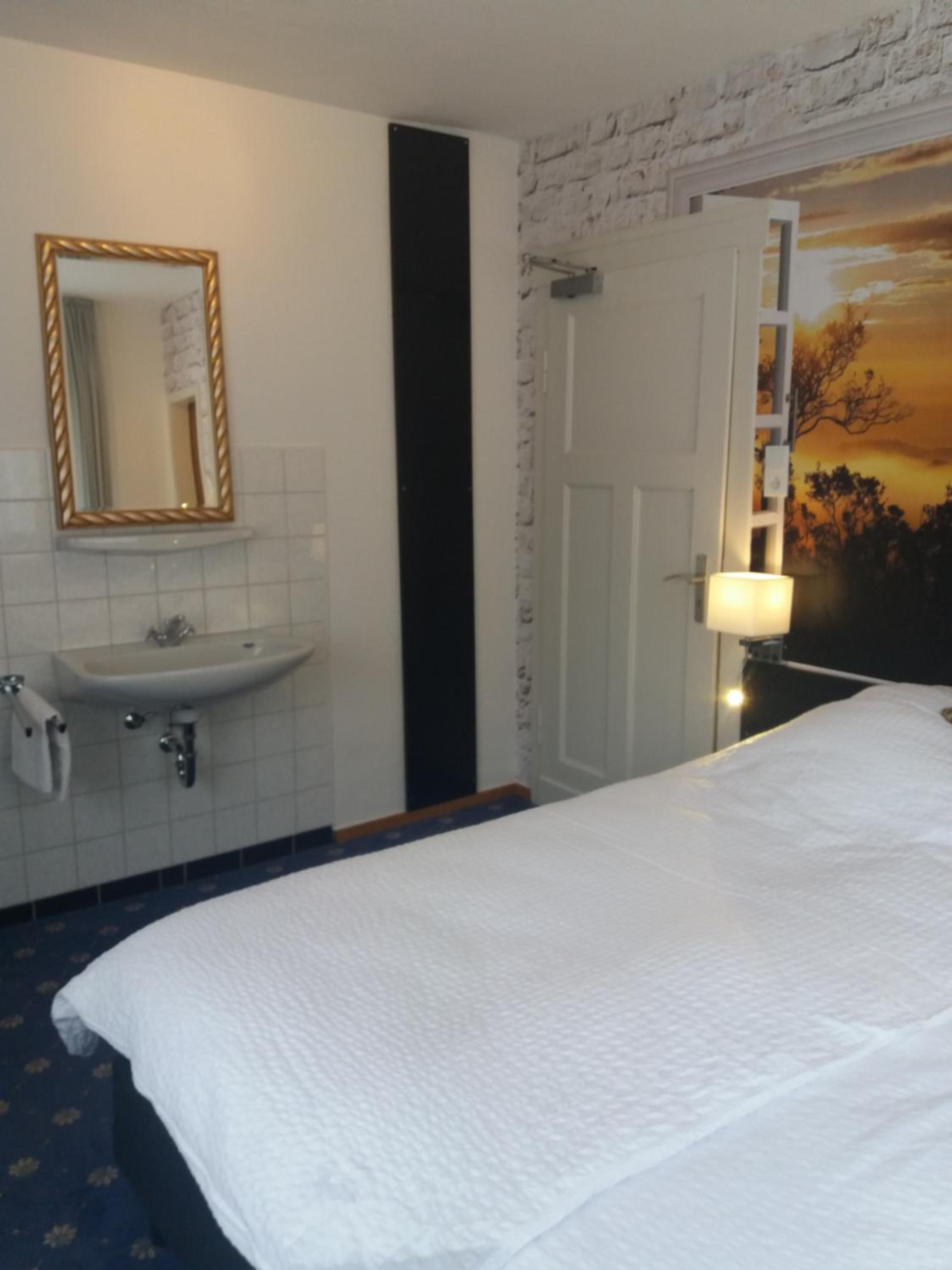 Double Room - Photo 5