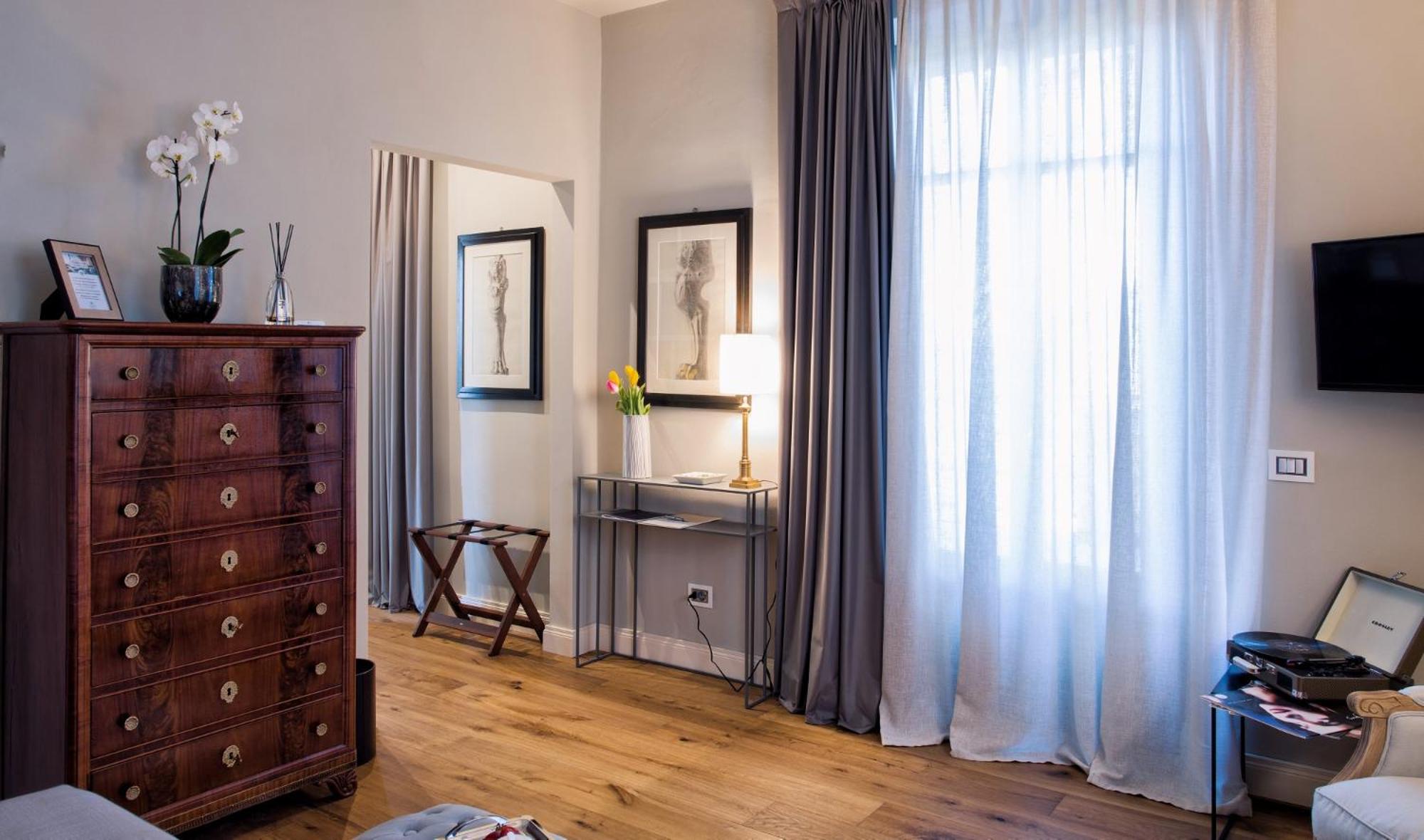 Junior Suite with Terrace and Spa Access photo 2