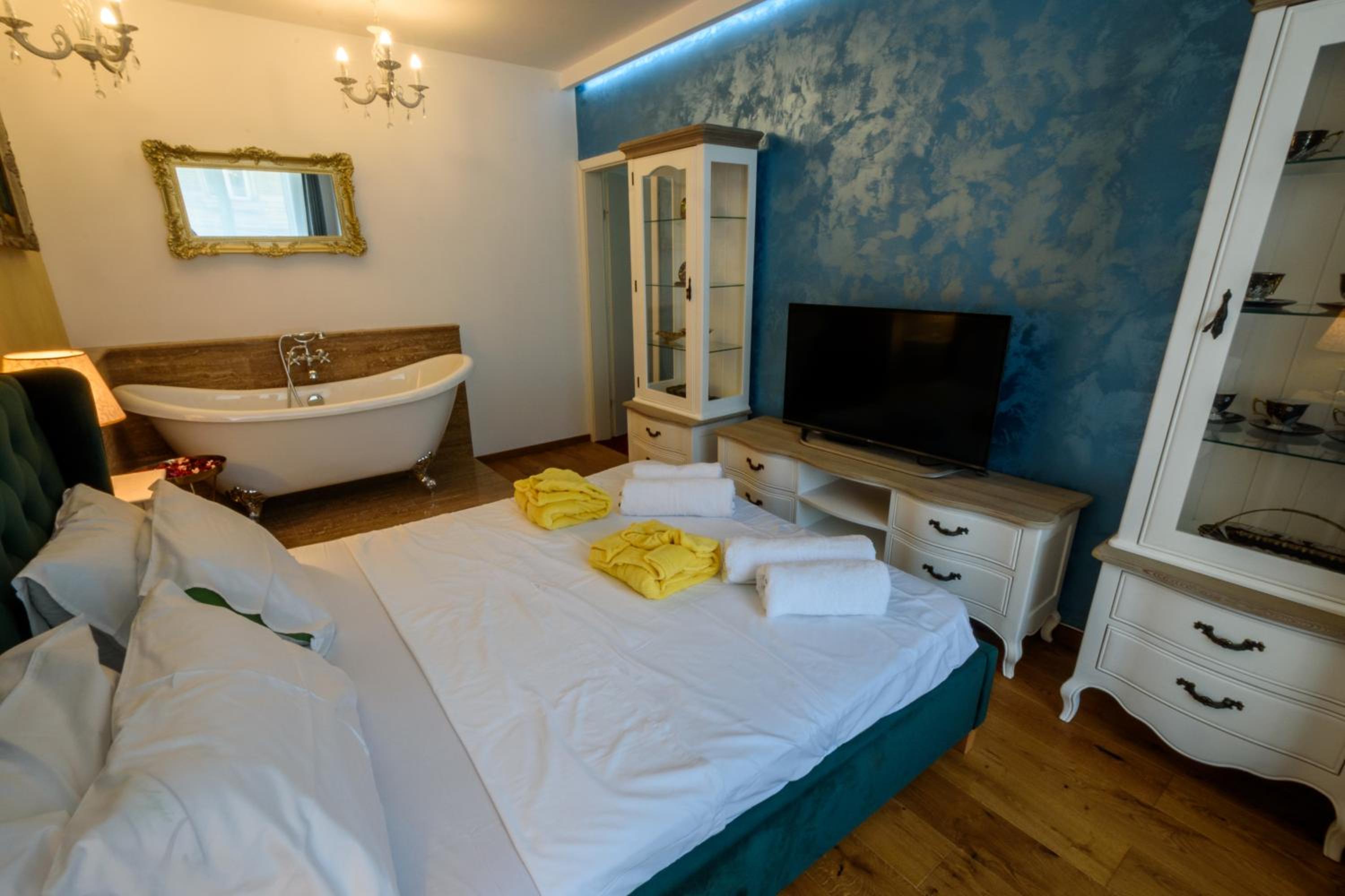 Two-Bedroom Apartment - Photo 6