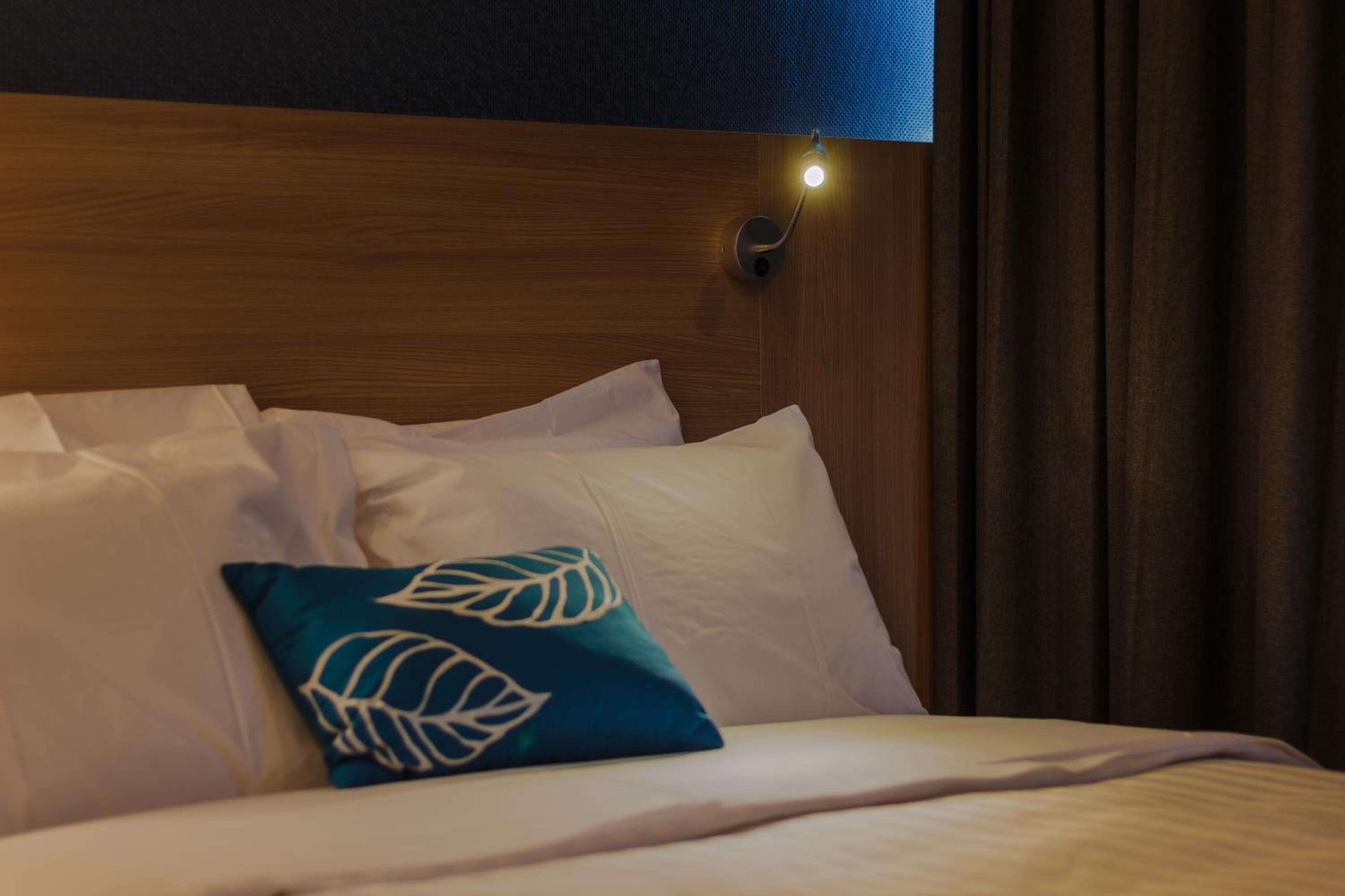 Double Room with Two Double Beds - Photo 18