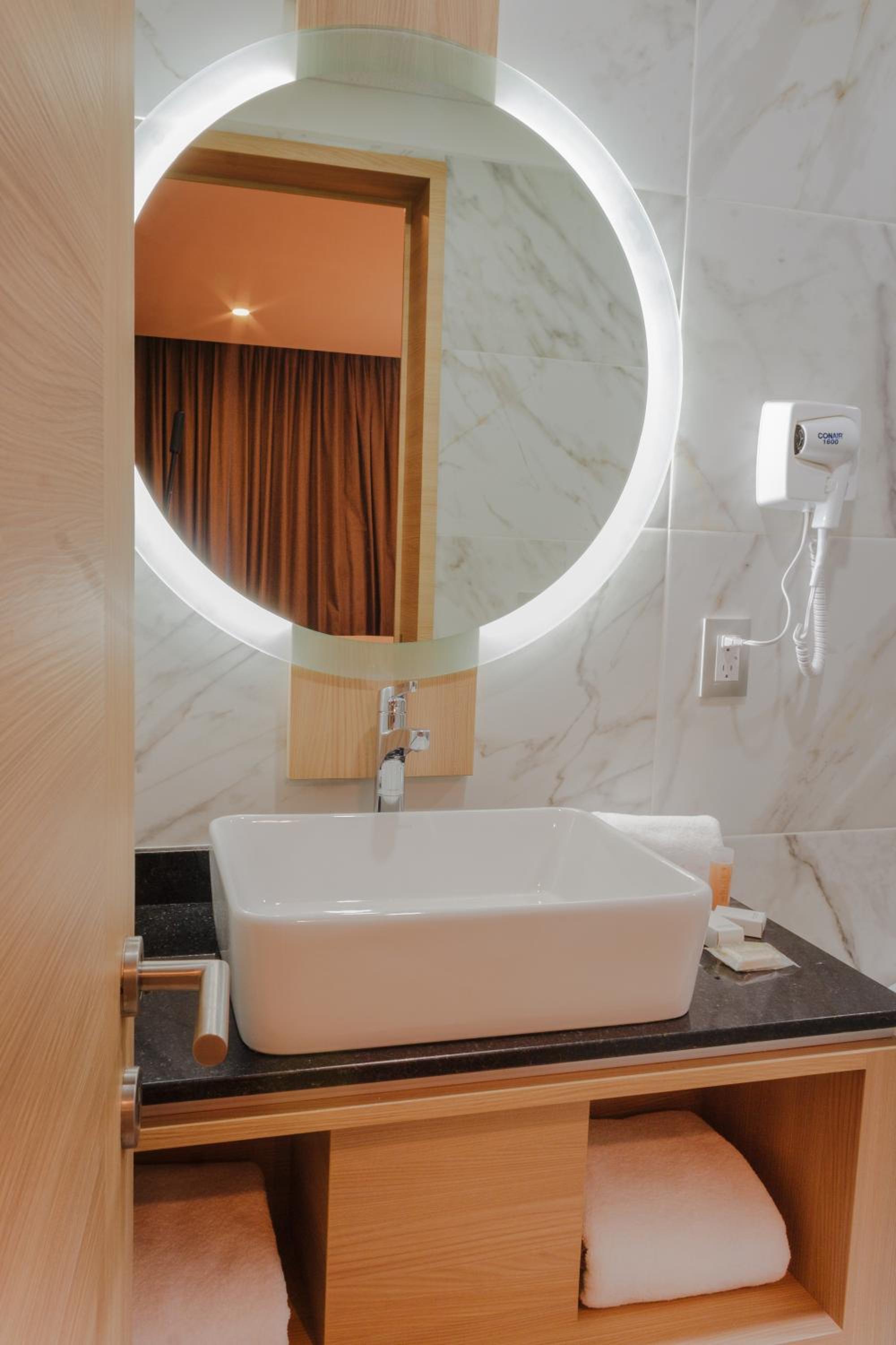 Double Room with Two Double Beds - Photo 47