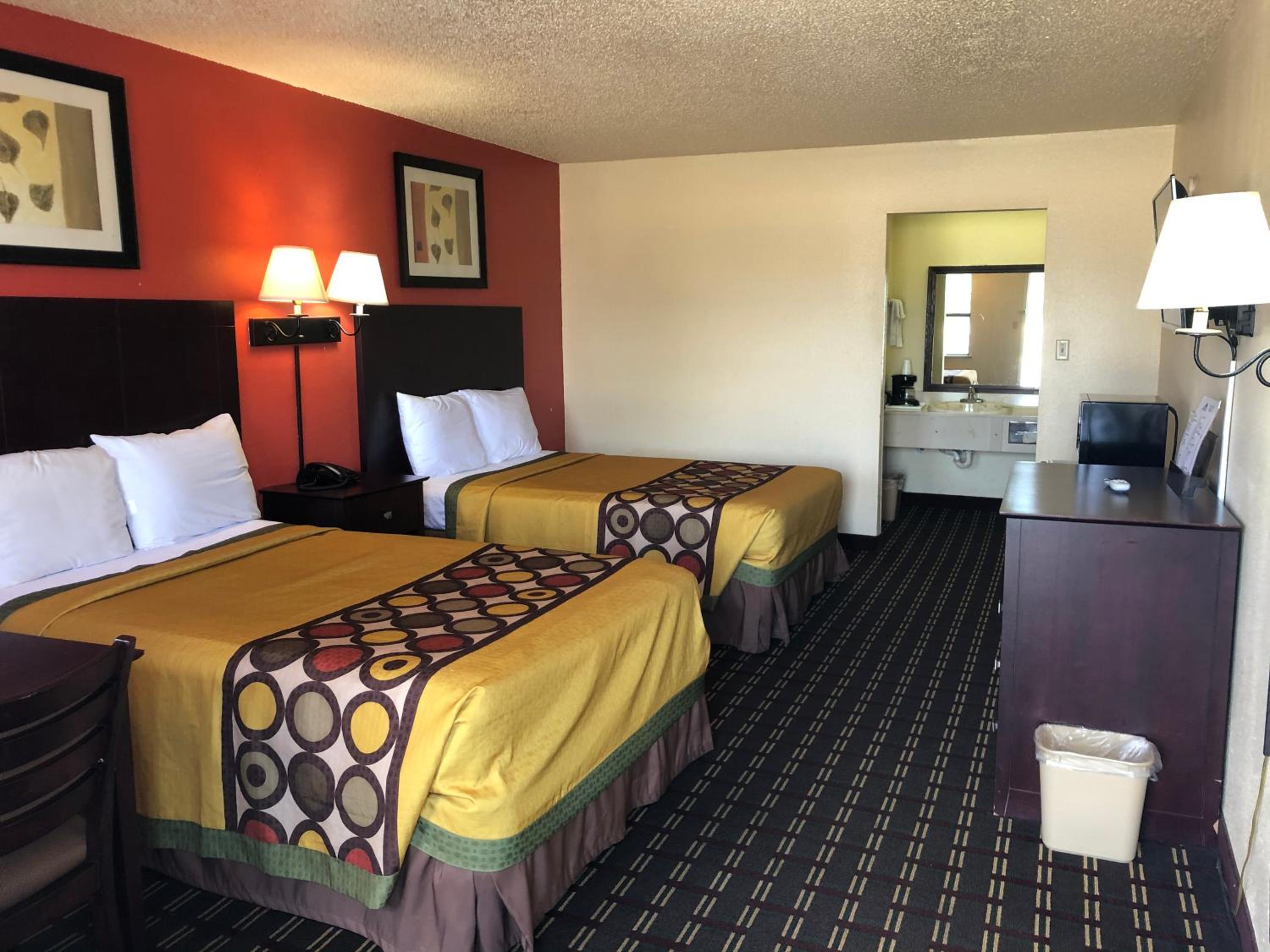Double Room with Two Double Beds photo 2