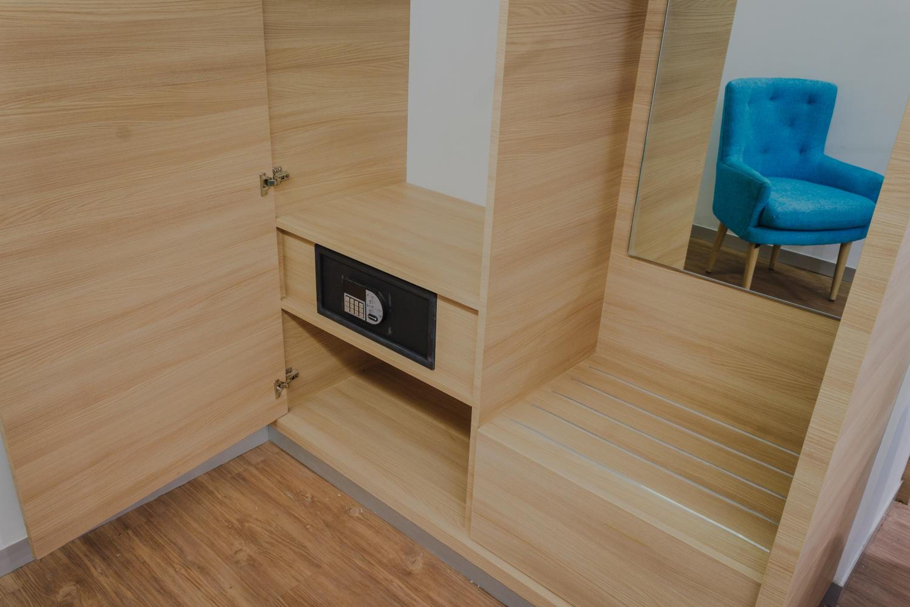 Double Room with Two Double Beds - Photo 4