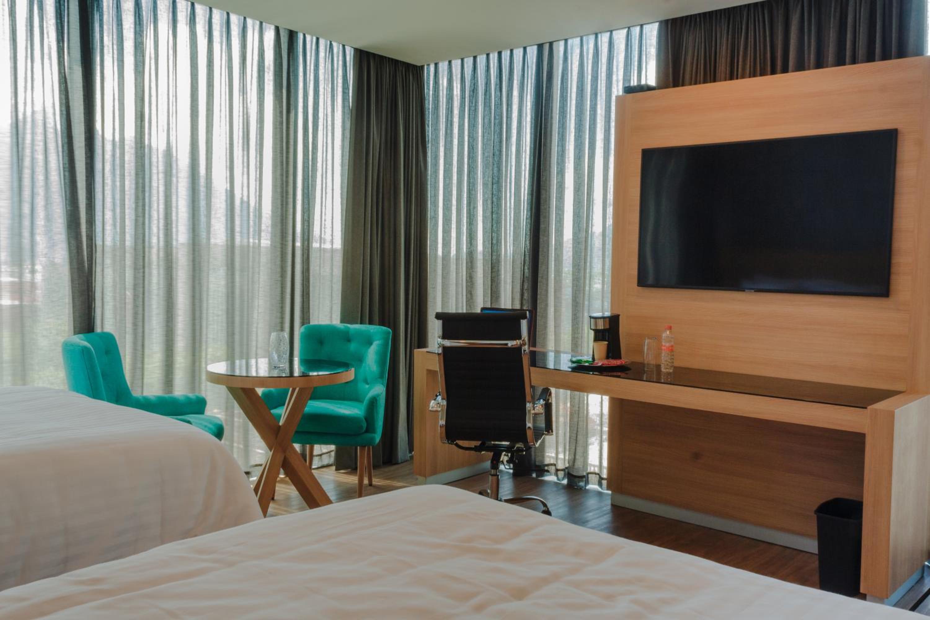 Double Room with Two Double Beds - Photo 28