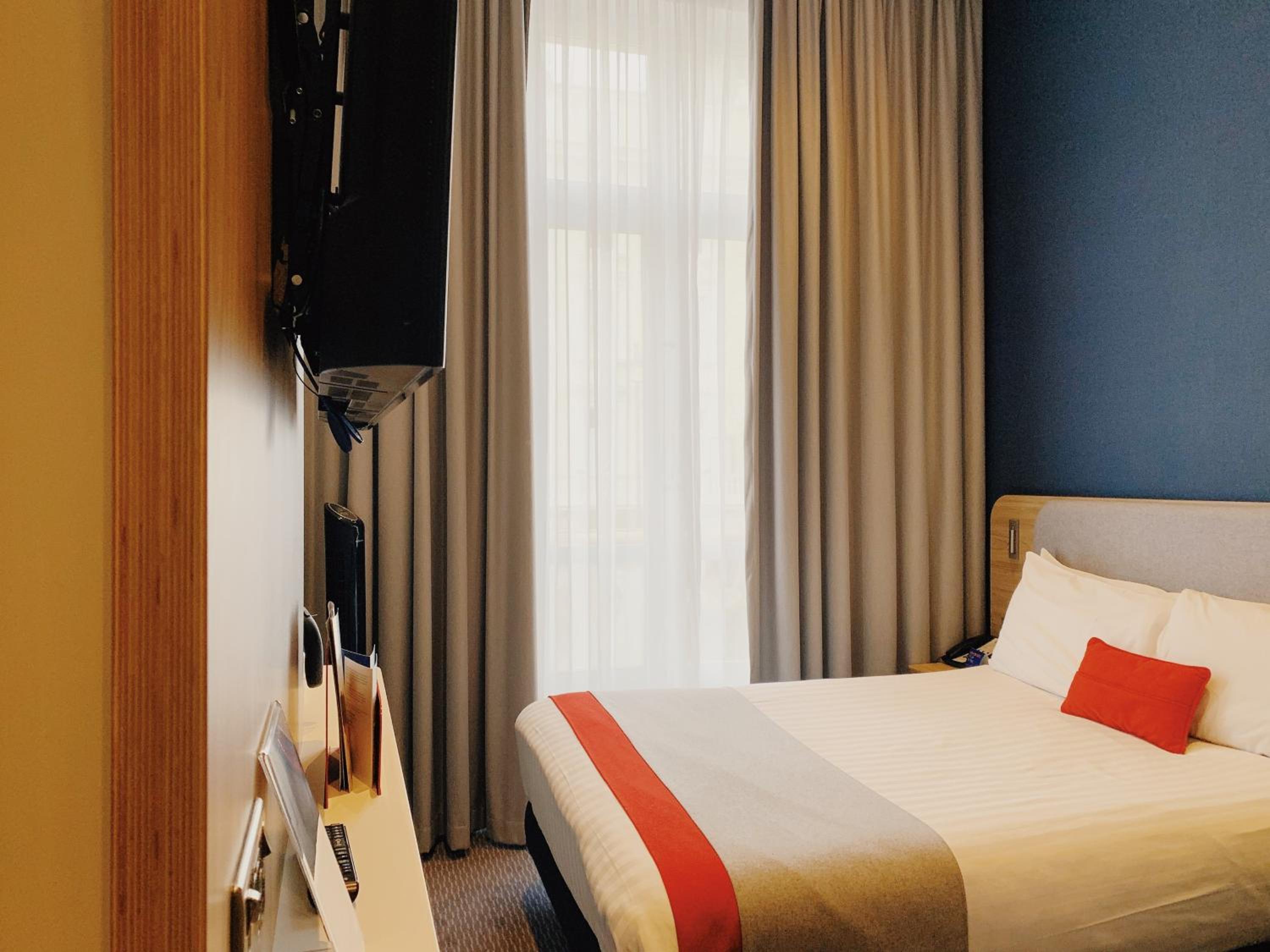 Standard Double Room with Single Sofa Bed and Free Hot Breakfast photo 1