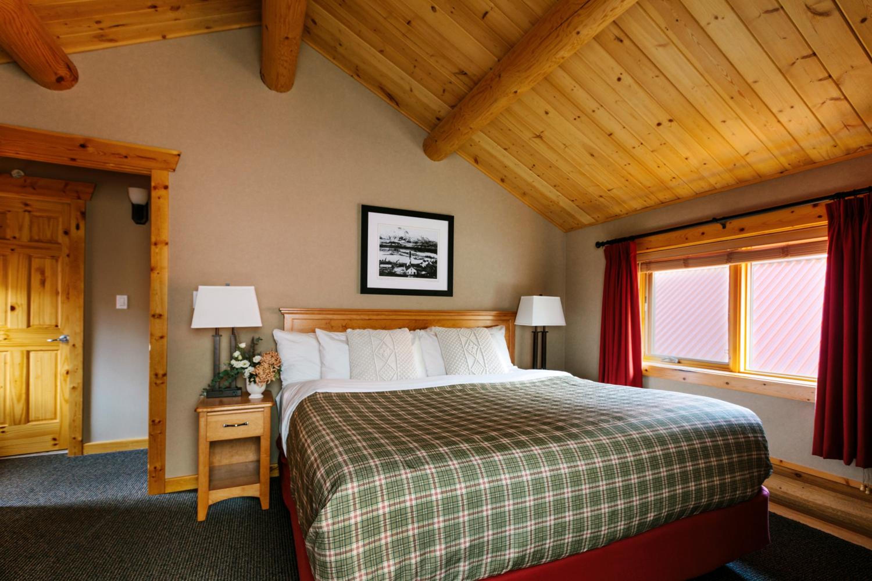 Miette Executive Cabin - 2 King - Photo 4