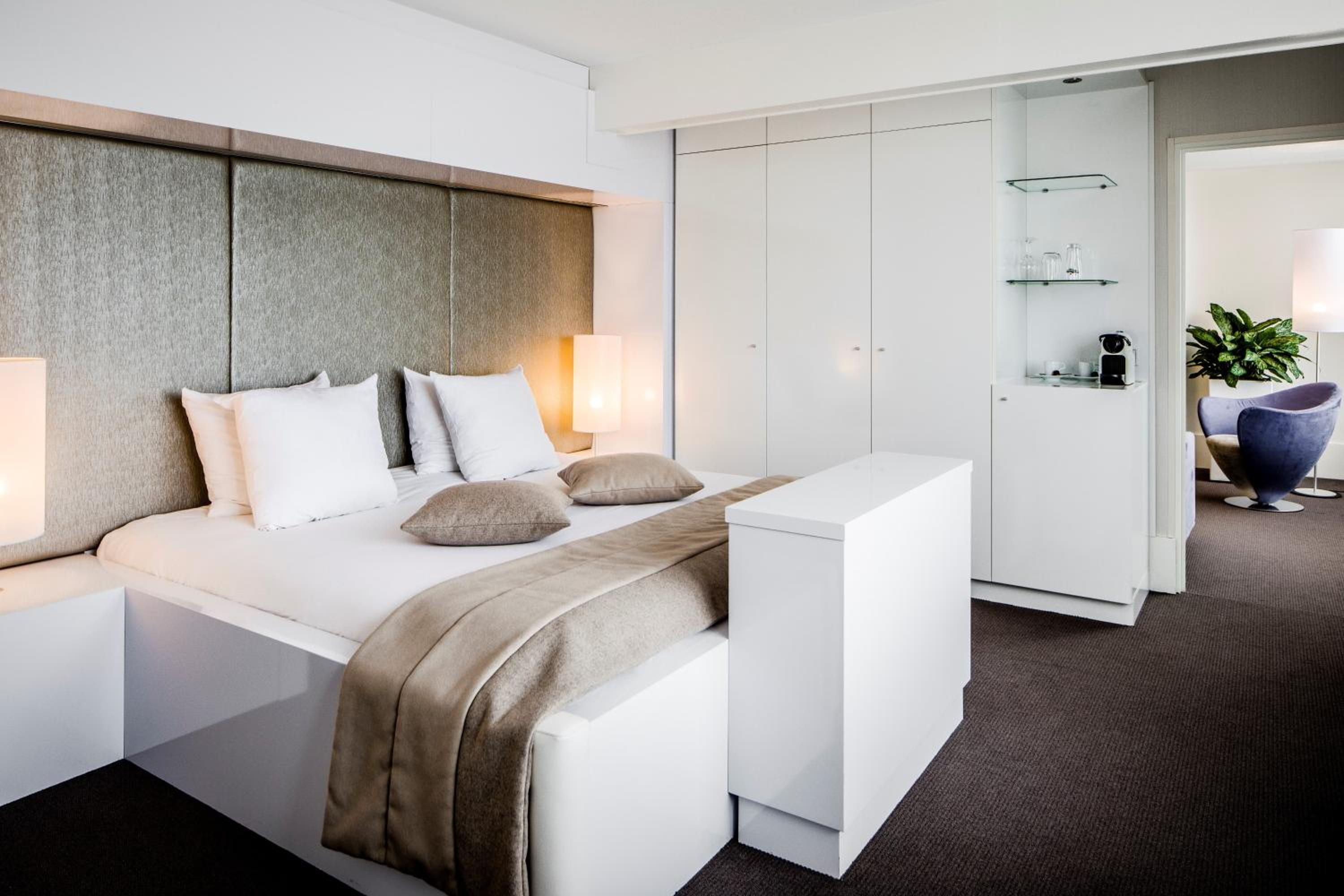 One-Bedroom Suite with City View