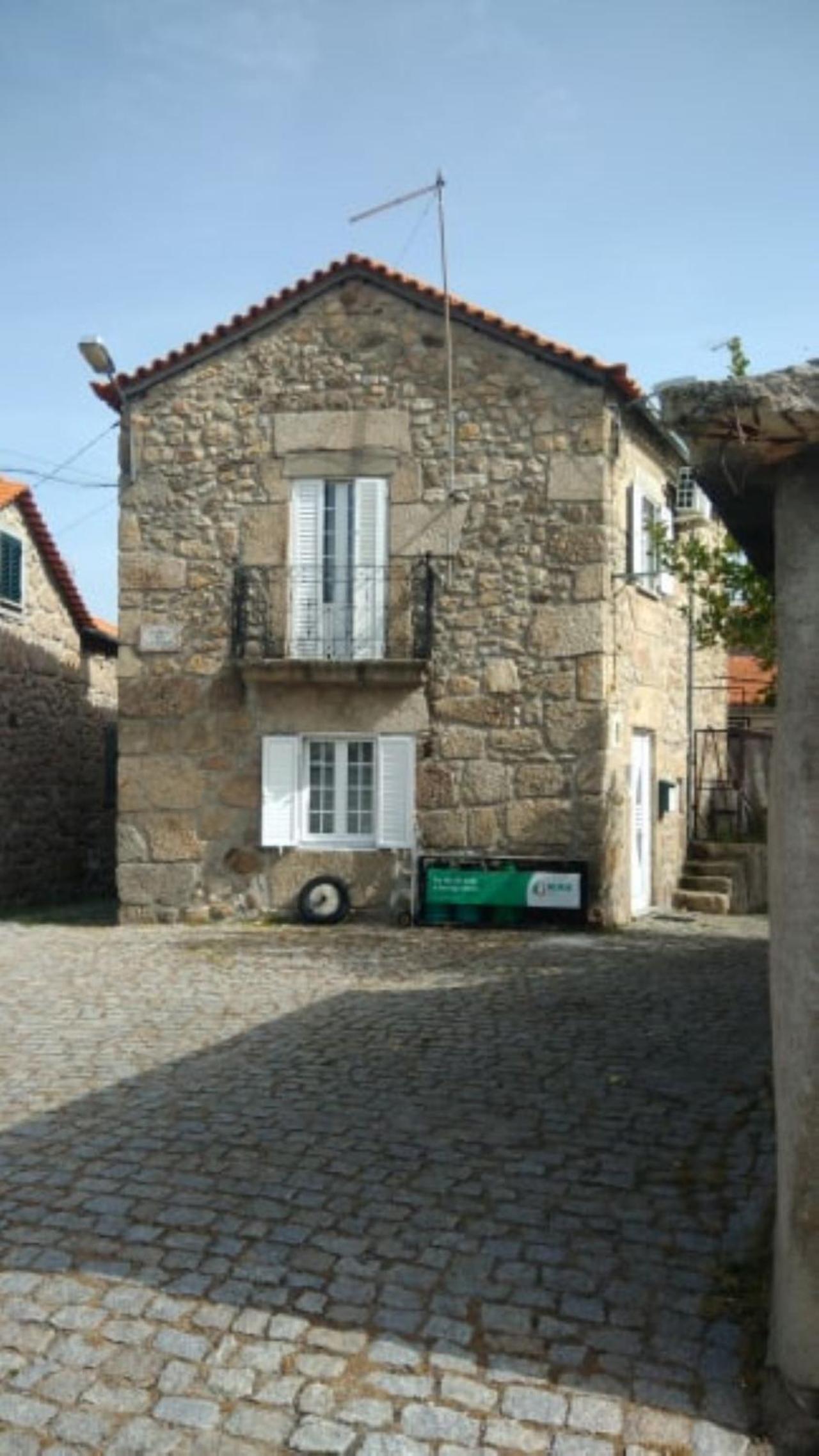 Two-Bedroom House - Photo 10