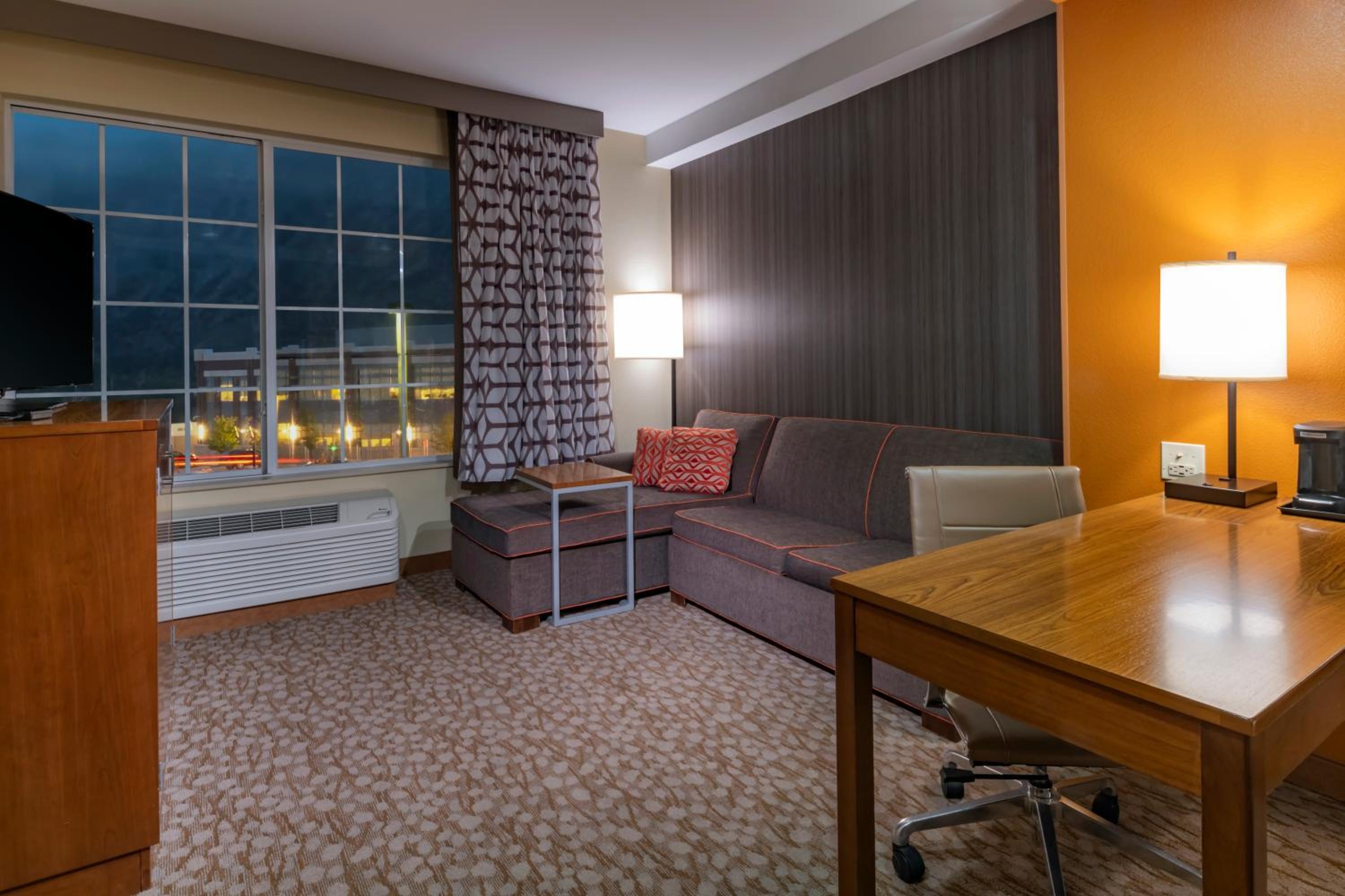 1 King Bed, Deluxe Mobility Accessible Room, Non-Smoking