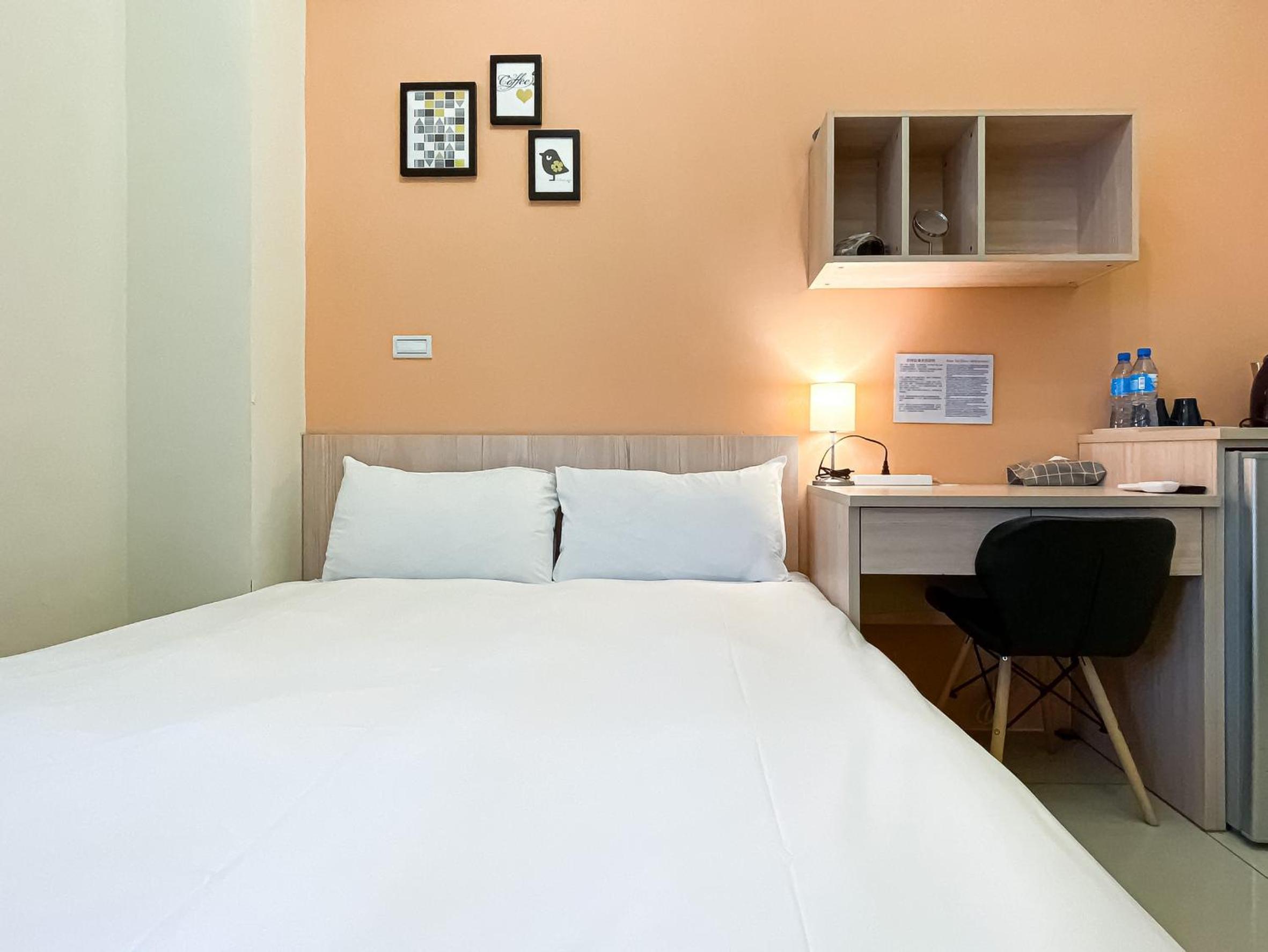 Double Room with Private Bathroom - Photo 53
