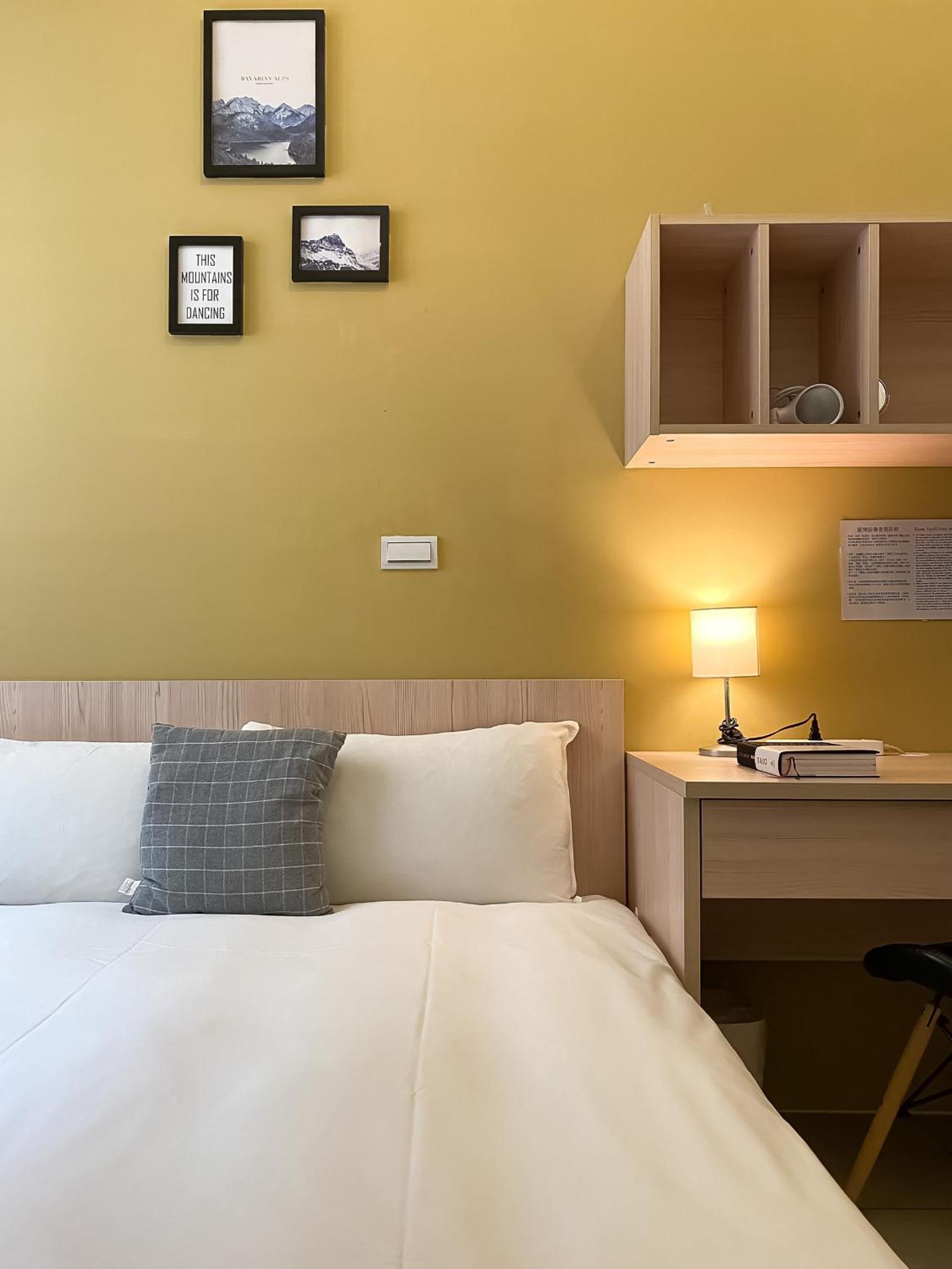 Double Room with Private Bathroom - Photo 6