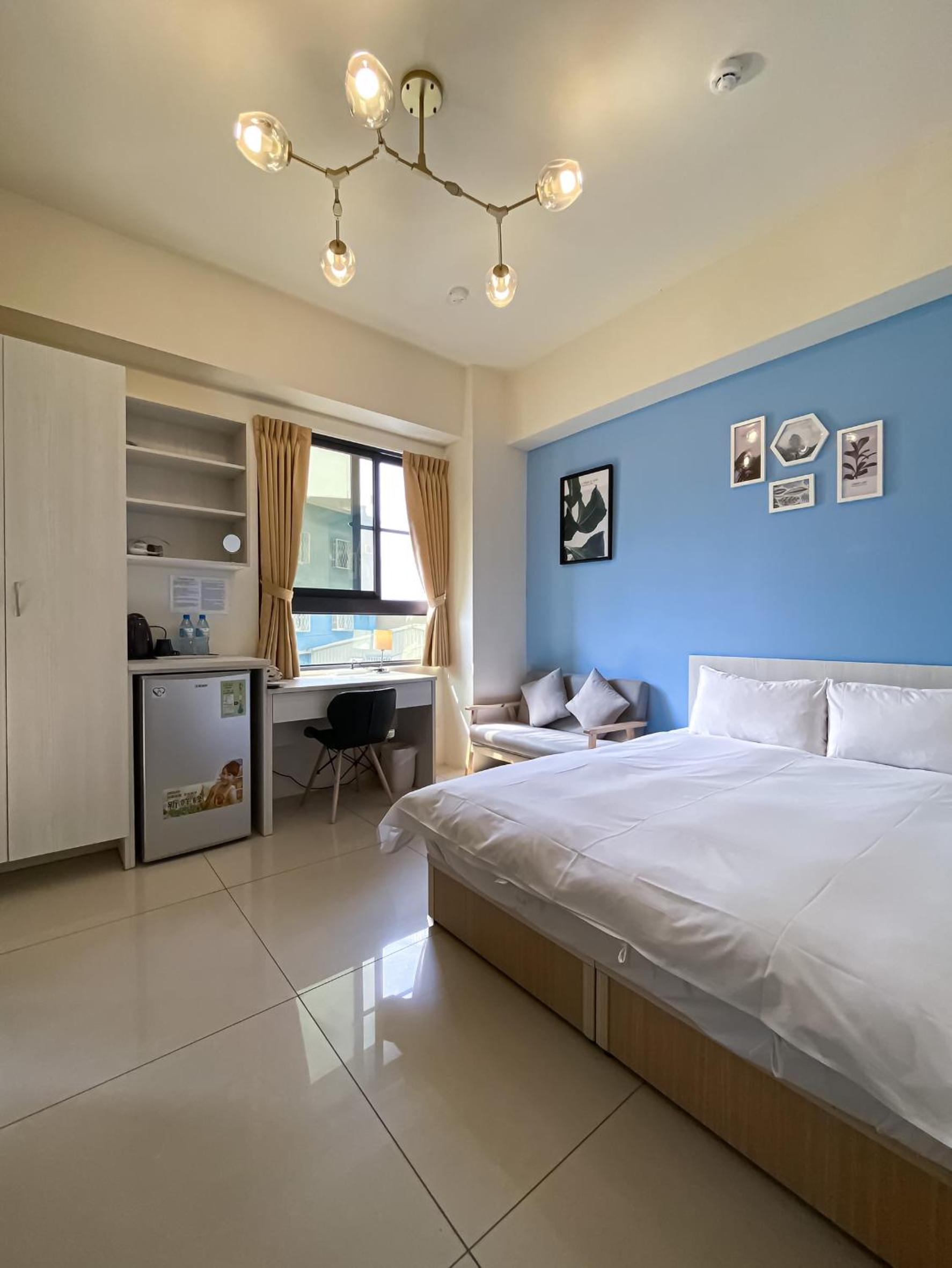 Double Room with Balcony - Photo 14