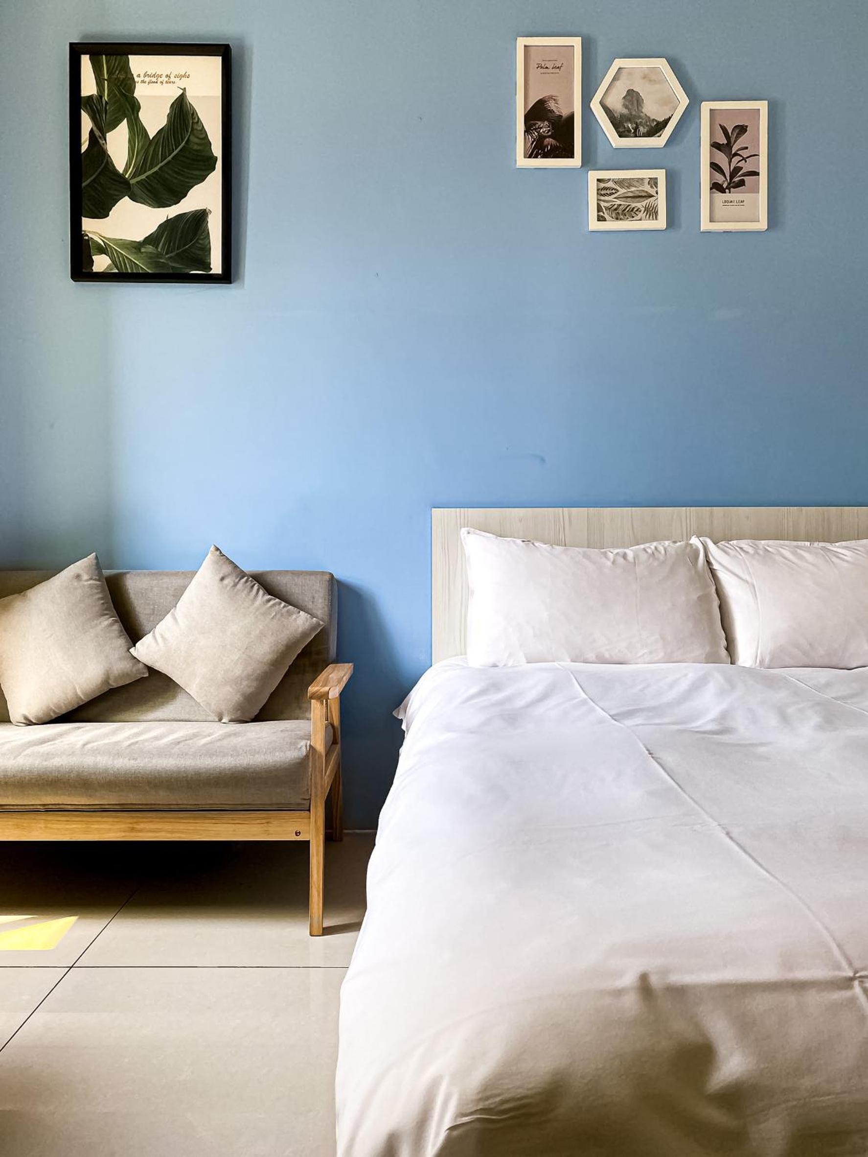 Double Room with Balcony - Photo 9