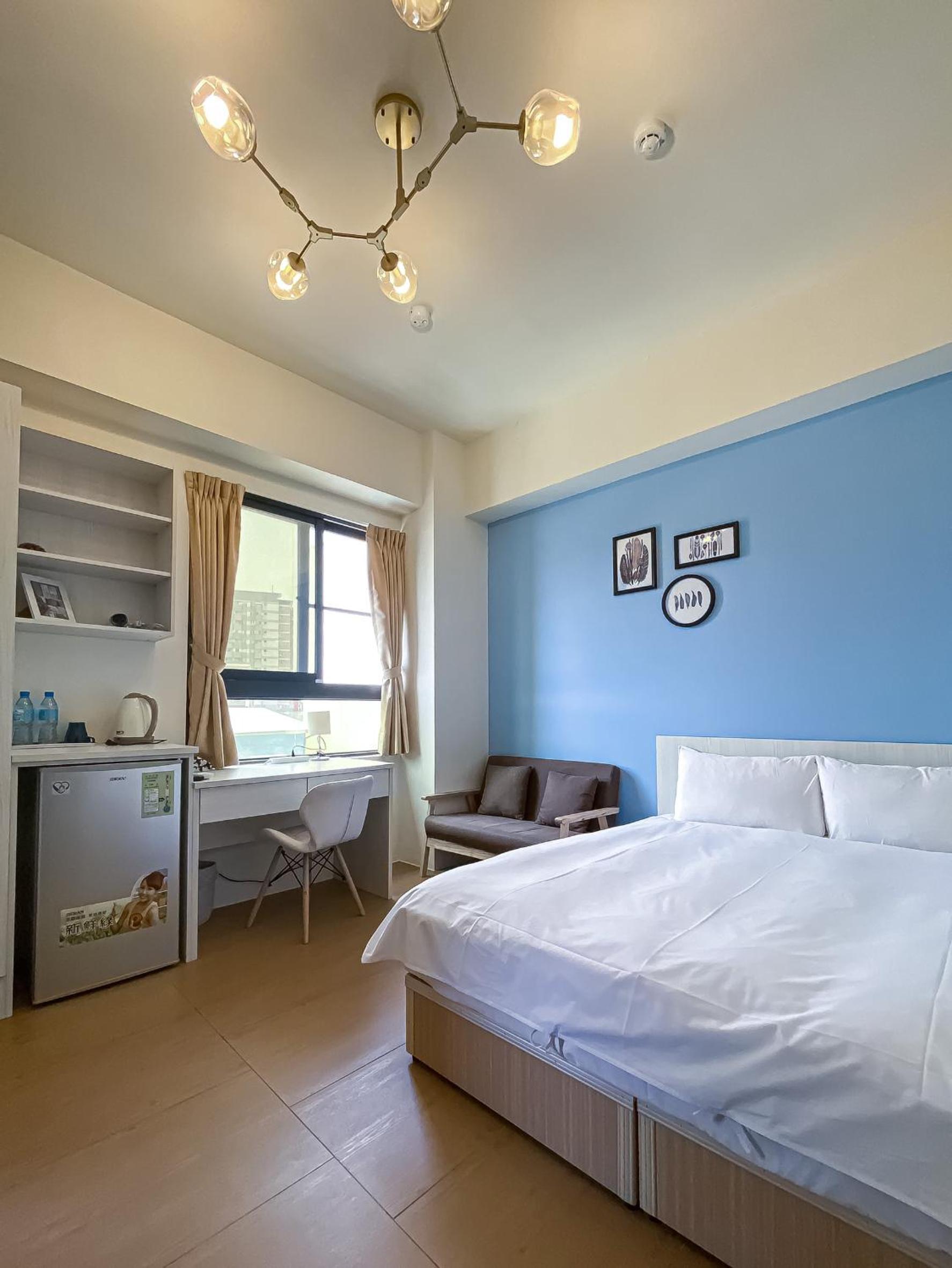 Double Room with Balcony - Photo 6