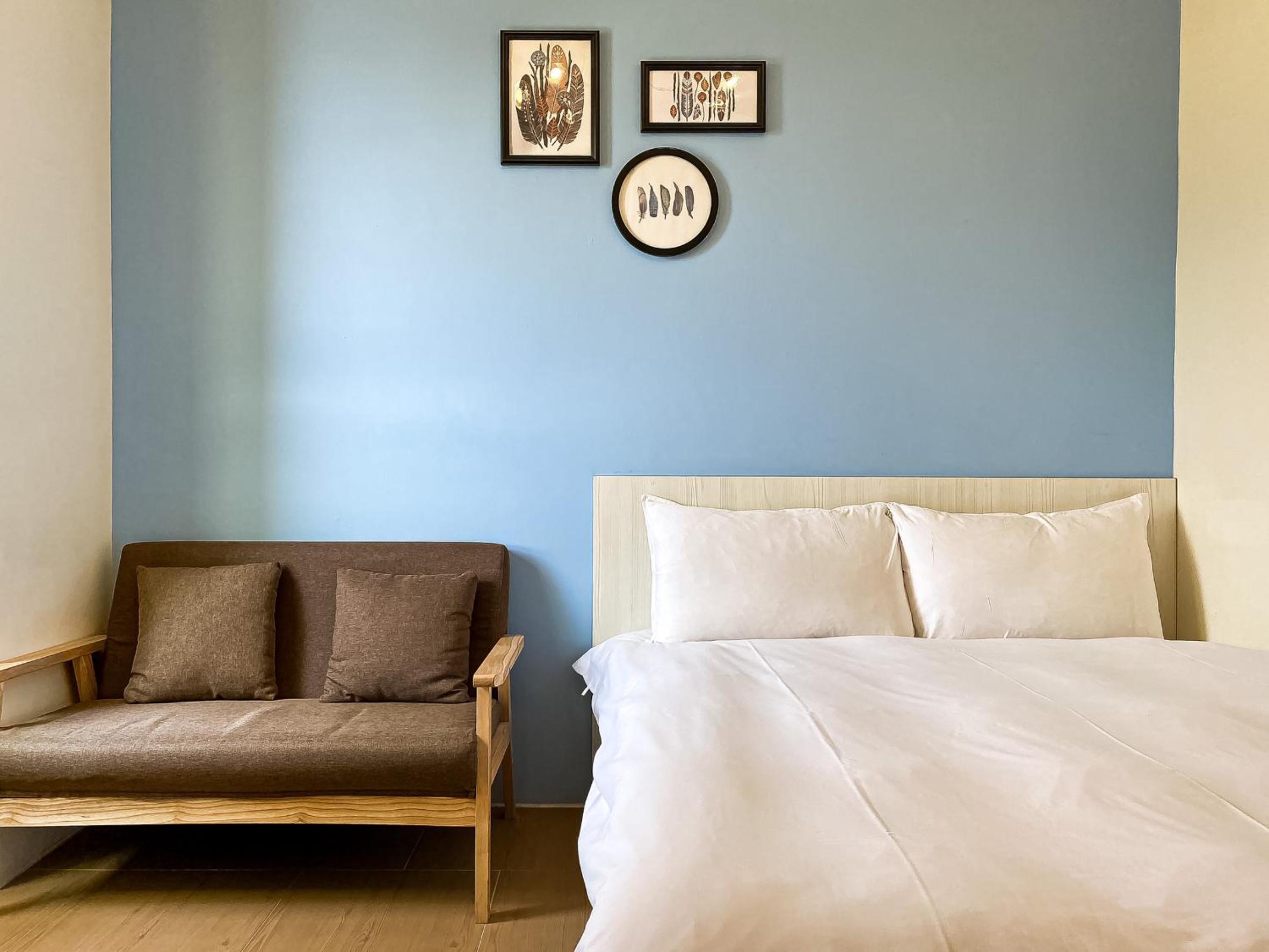 Double Room with Balcony - Photo 7