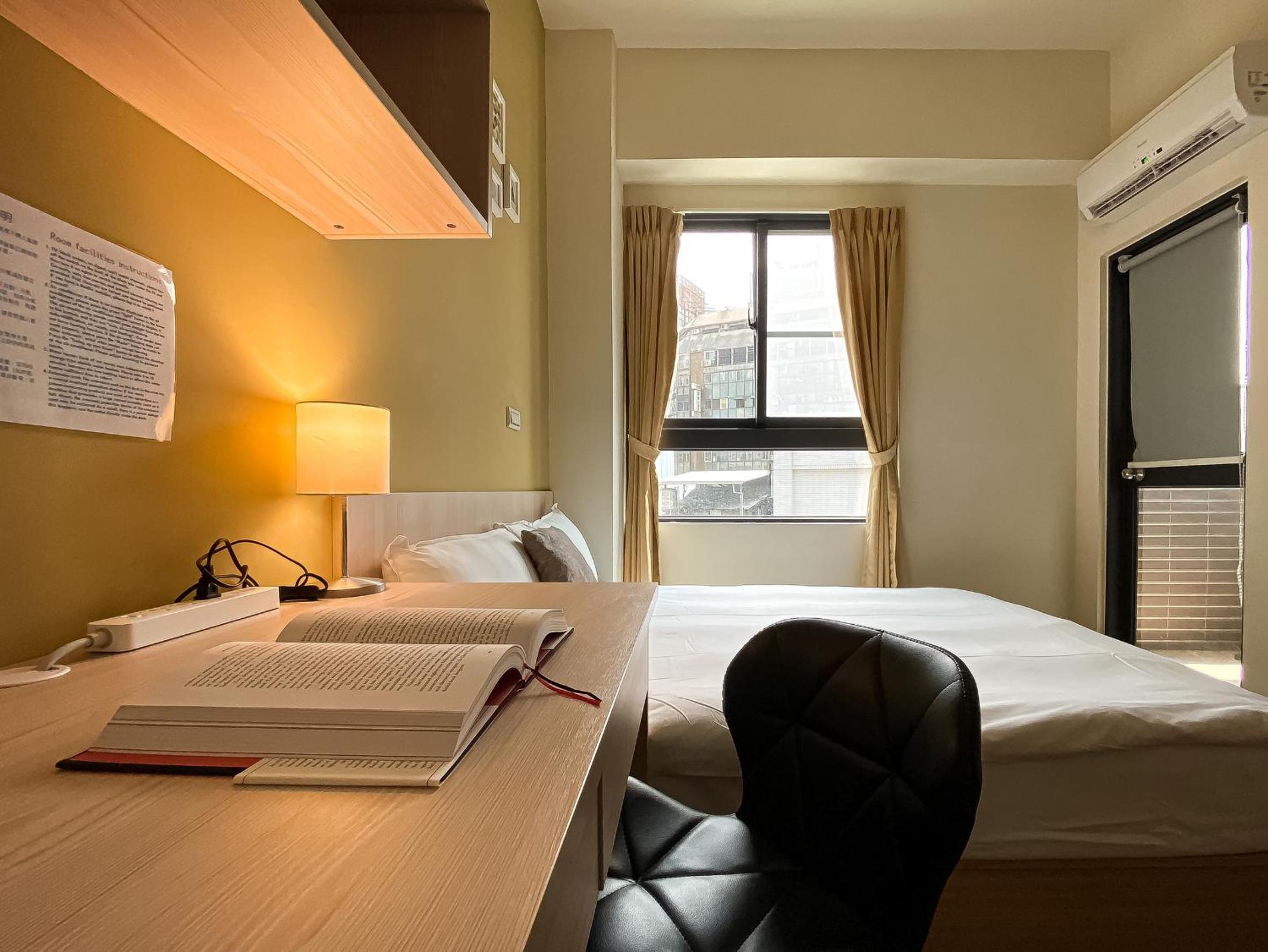 Double Room with Private Bathroom - Photo 48