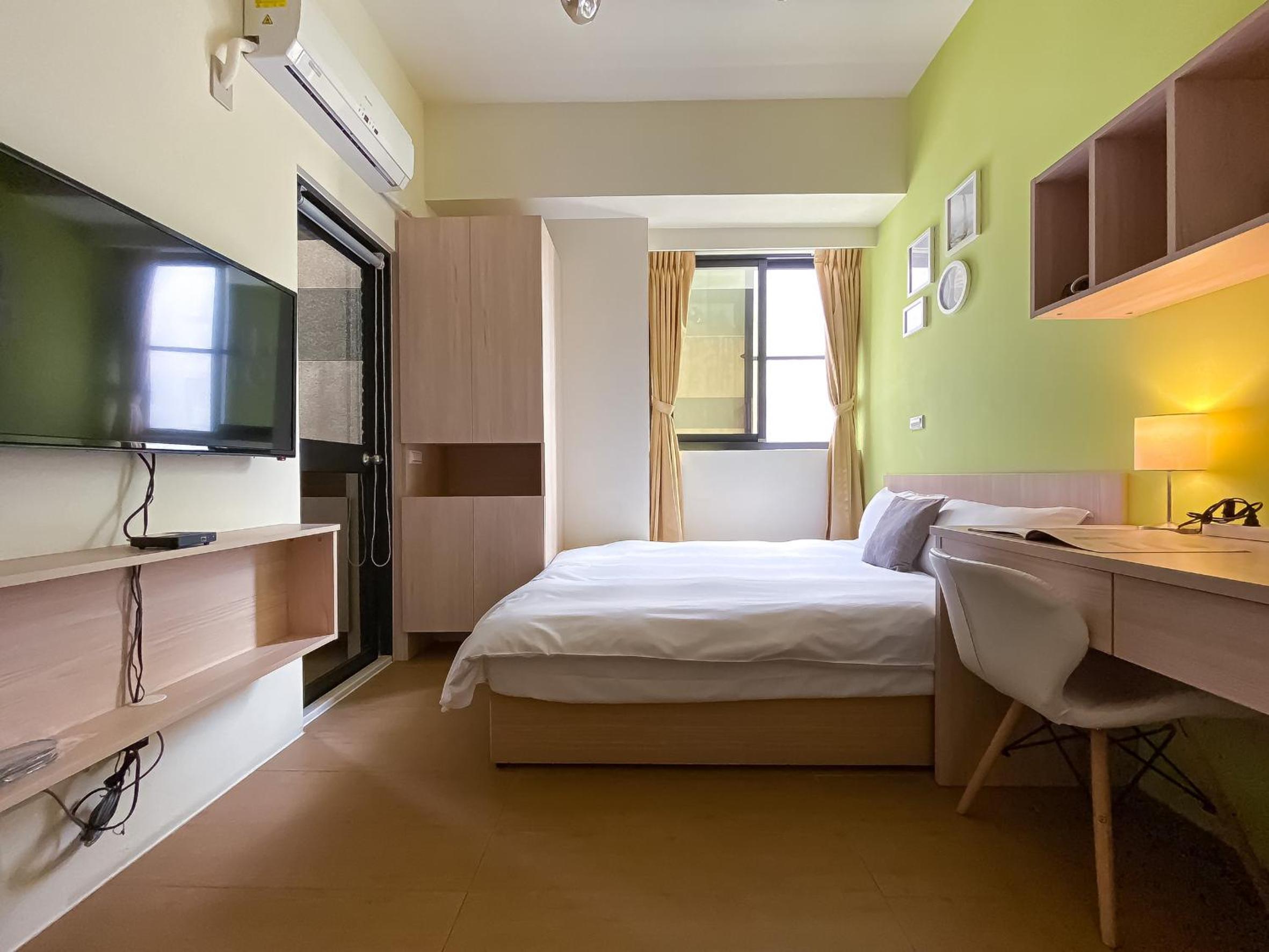 Double Room with Private Bathroom - Photo 43