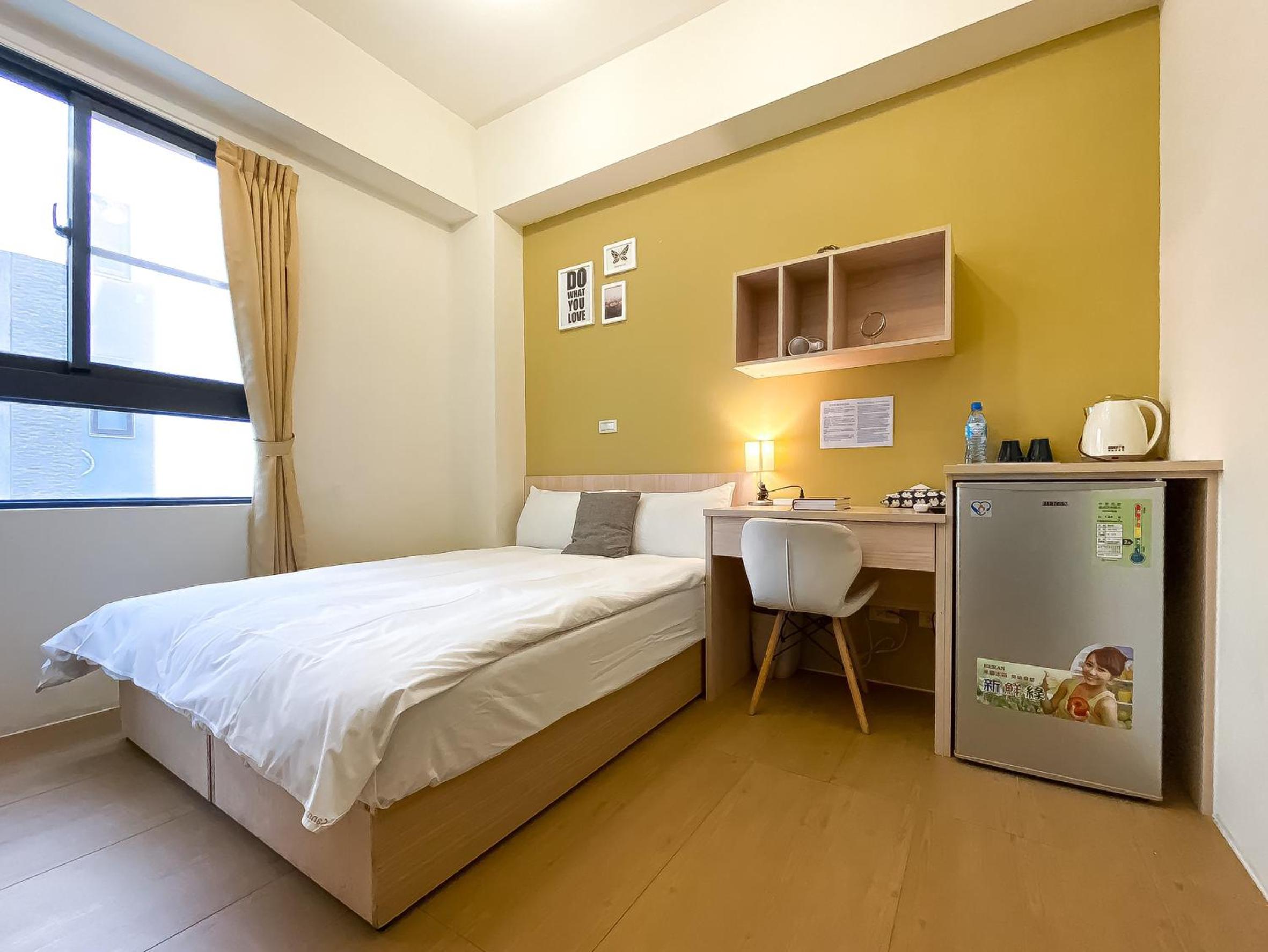 Double Room with Private Bathroom - Photo 28