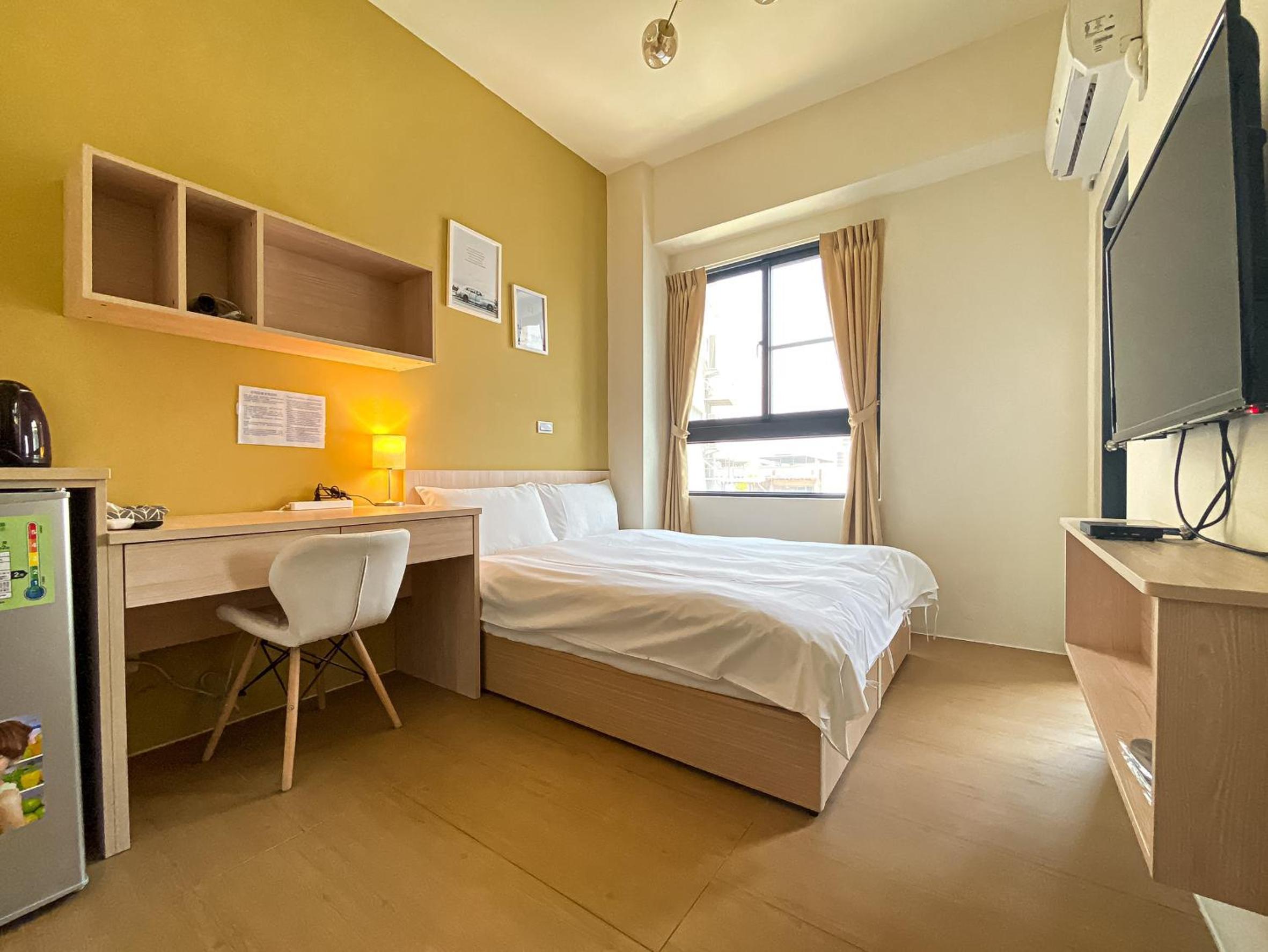 Double Room with Private Bathroom - Photo 33