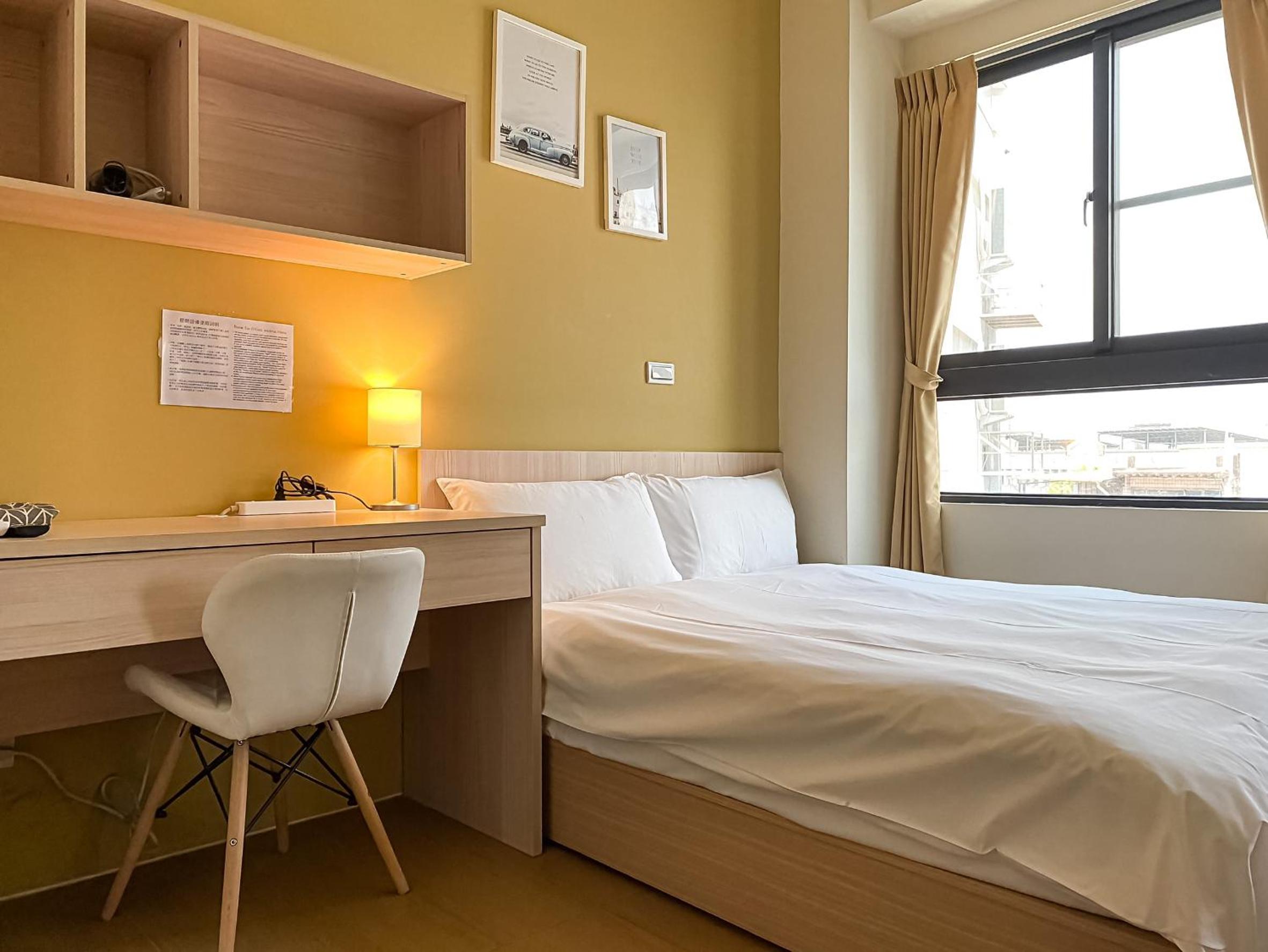 Double Room with Private Bathroom - Photo 13
