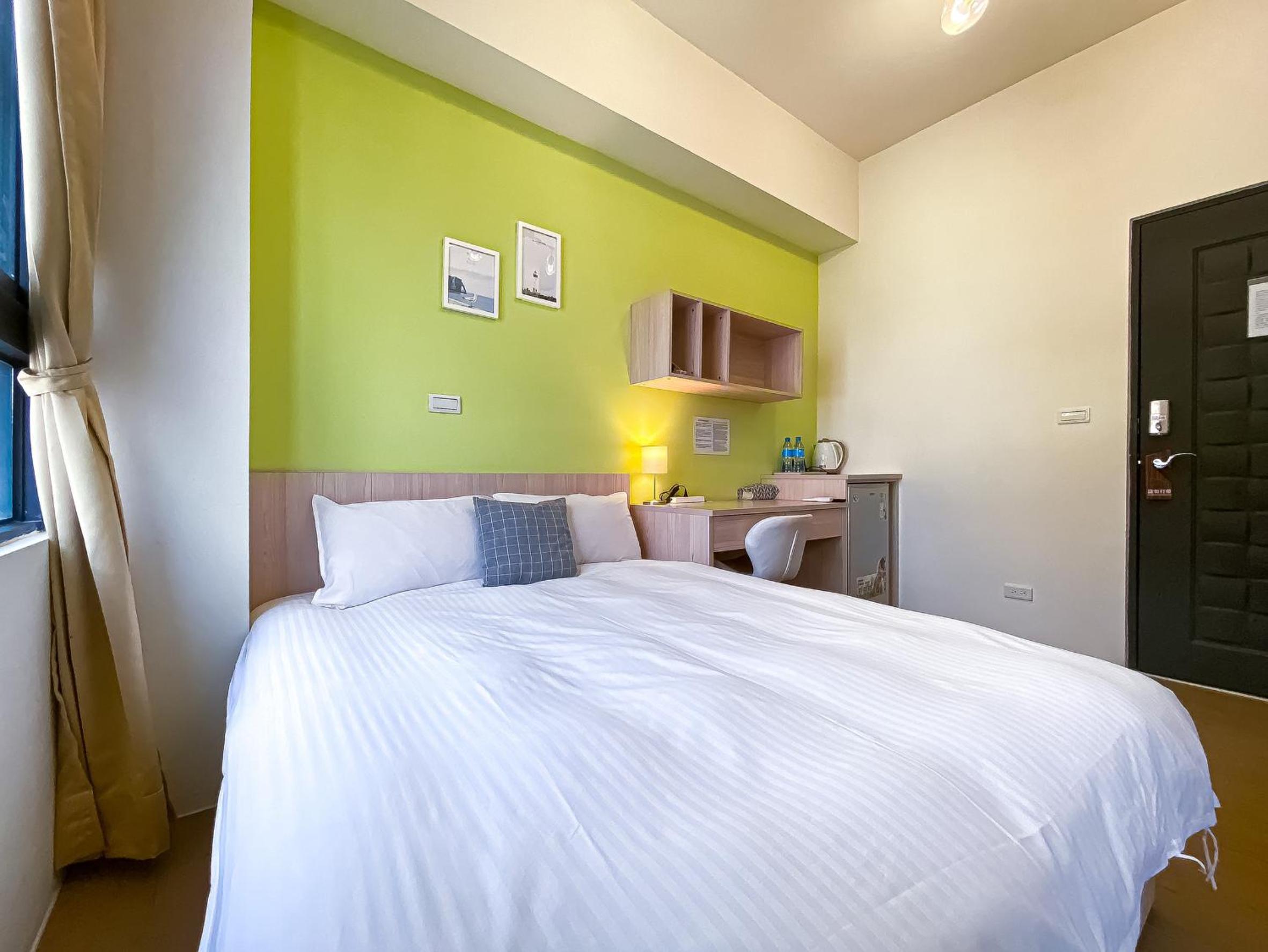 Double Room with Private Bathroom - Photo 36
