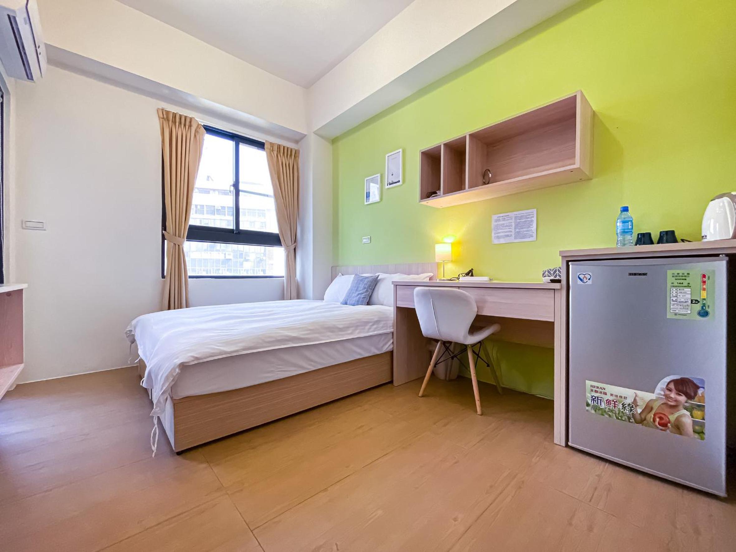 Double Room with Private Bathroom - Photo 23